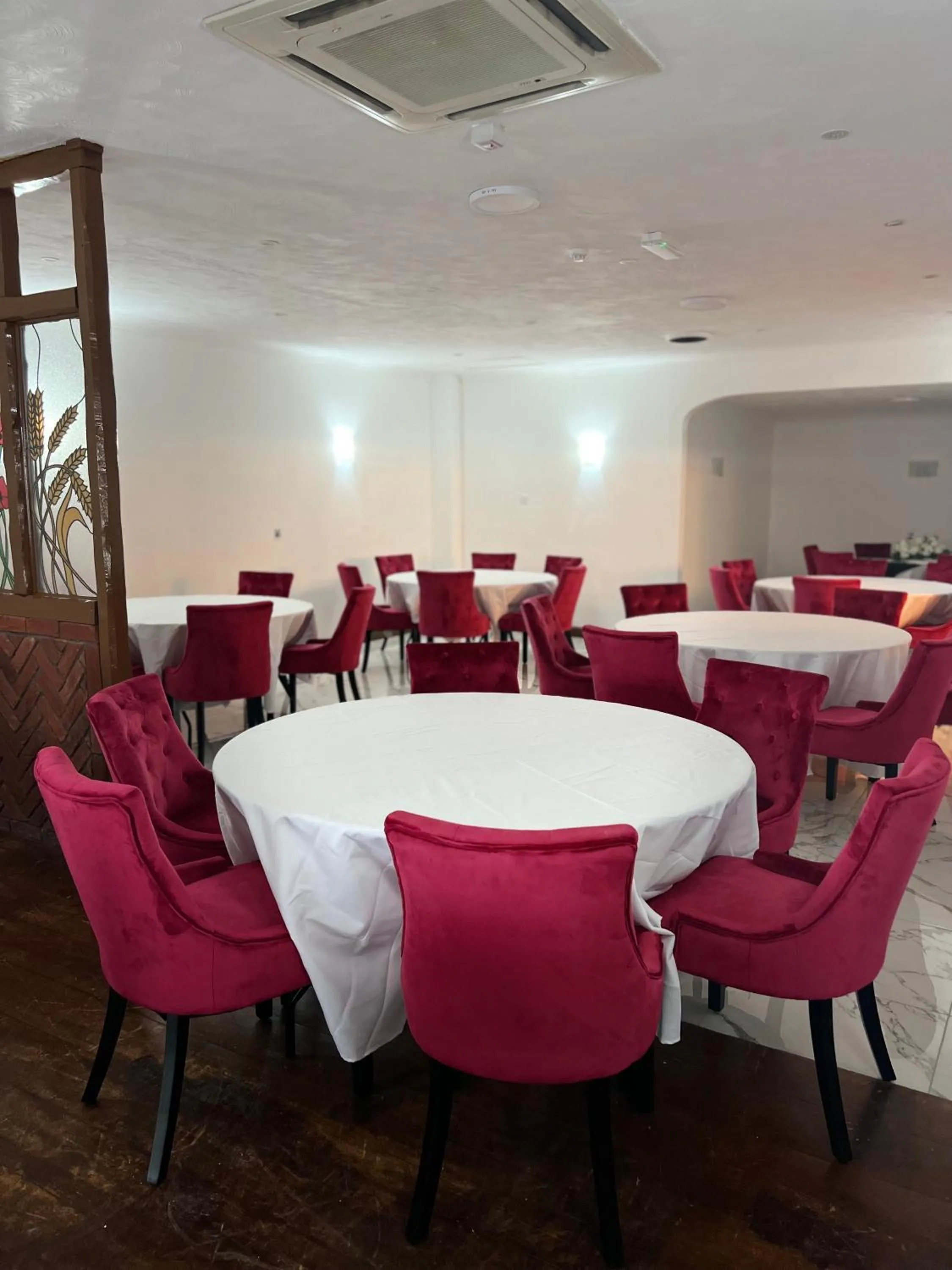 Restaurant/places to eat in Stay Inn Express, Cambridge