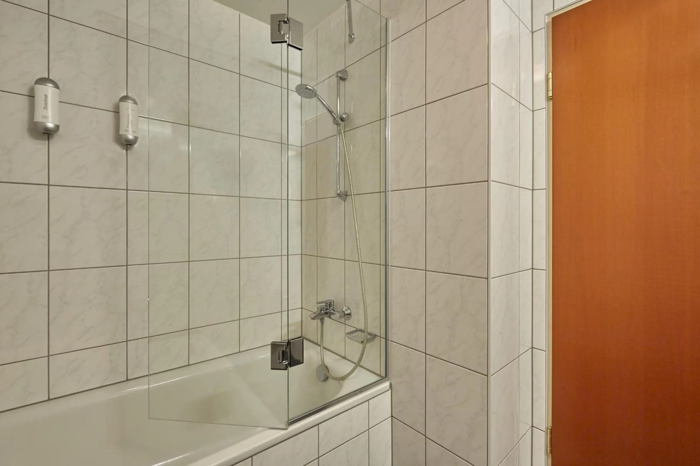 Bathroom in H+ Hotel Darmstadt