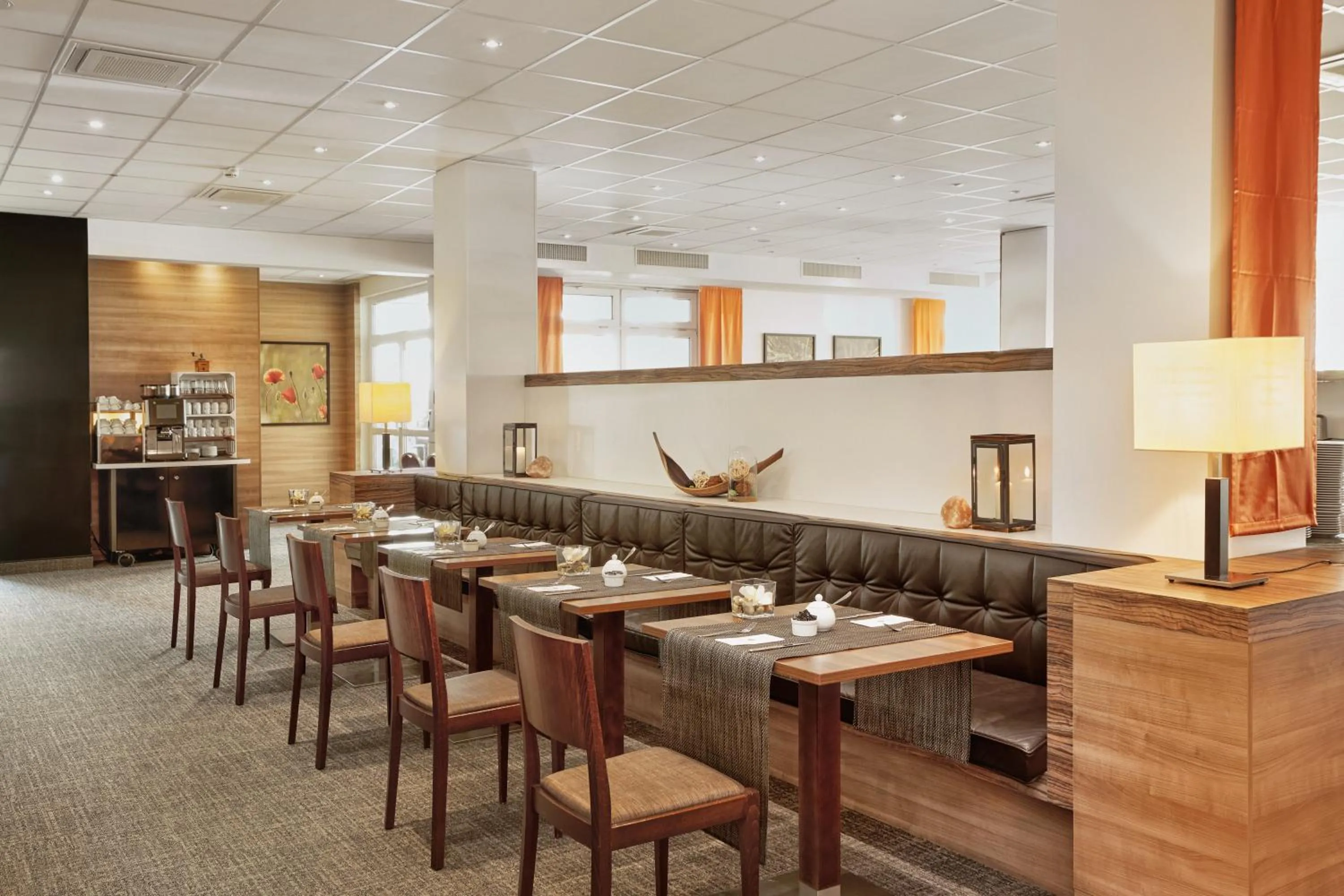 Restaurant/places to eat in H+ Hotel Darmstadt