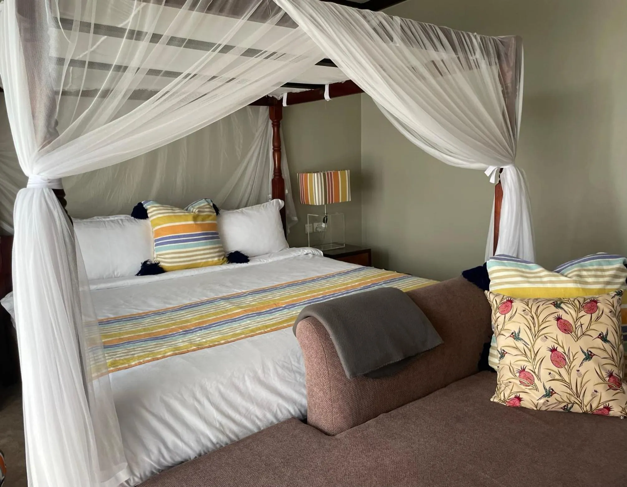 Bedroom, Bed in Governor's Residence