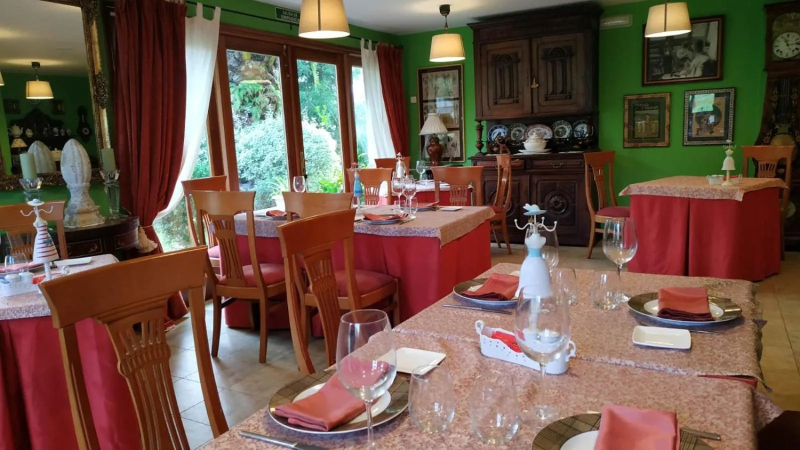 Restaurant/places to eat in Hotel Casa Vieja del Sastre