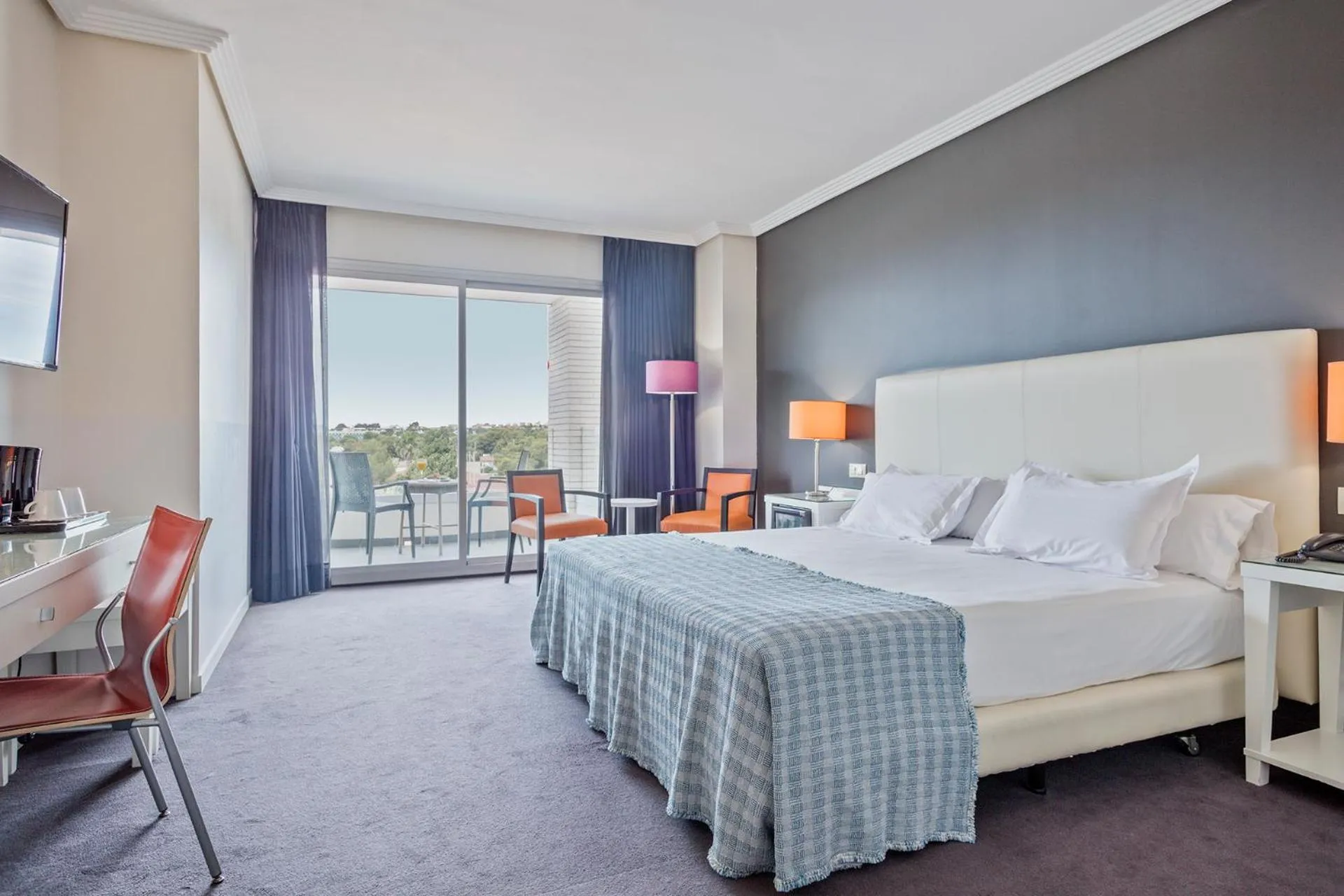 Photo of the whole room, Bed in Hotel Balneario Playa de Comarruga