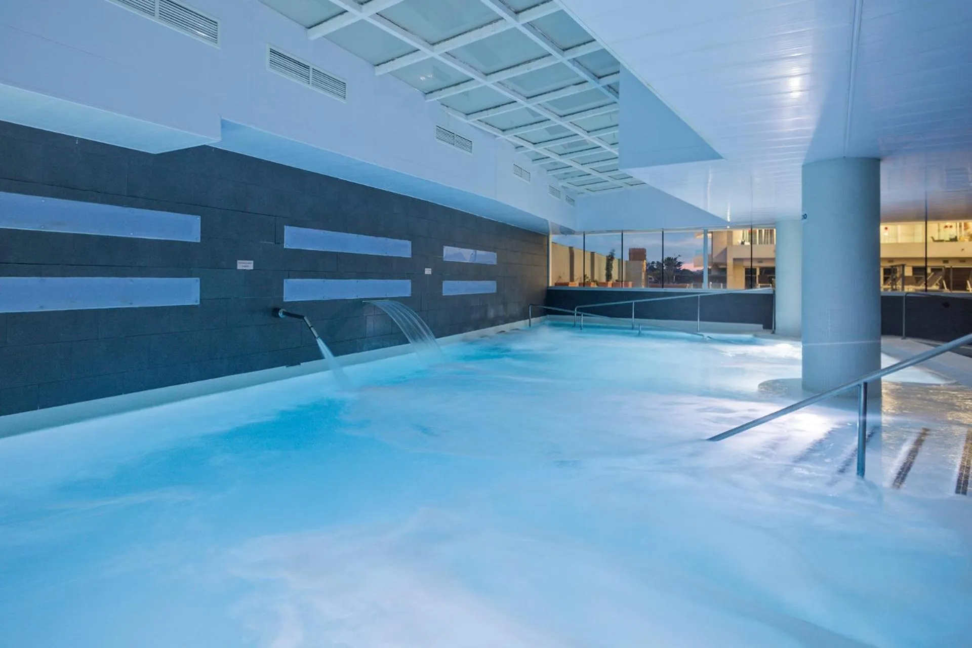 Spa and wellness centre/facilities in Hotel Balneario Playa de Comarruga
