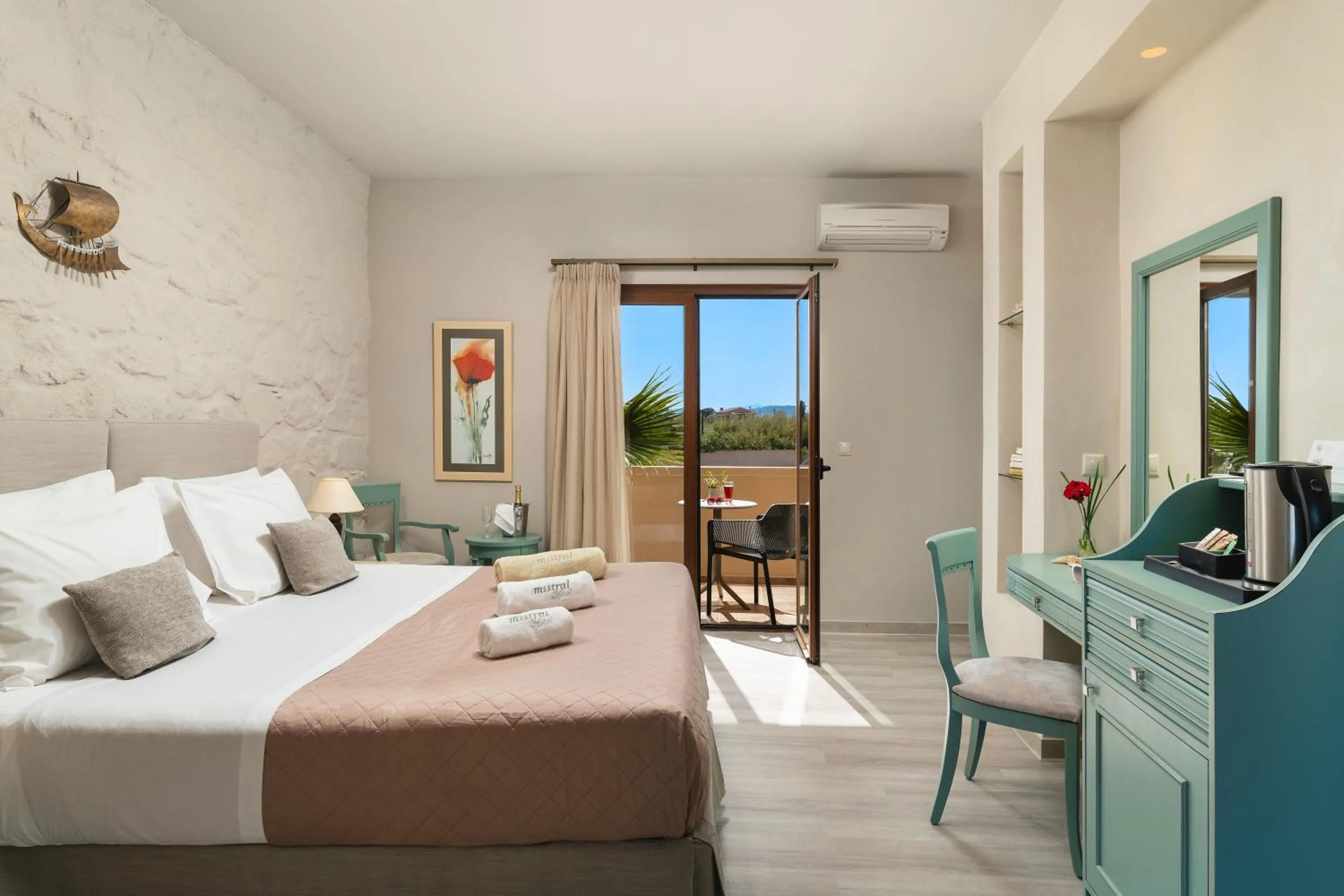 Bed in Mistral Hotel - For Solo Travelers