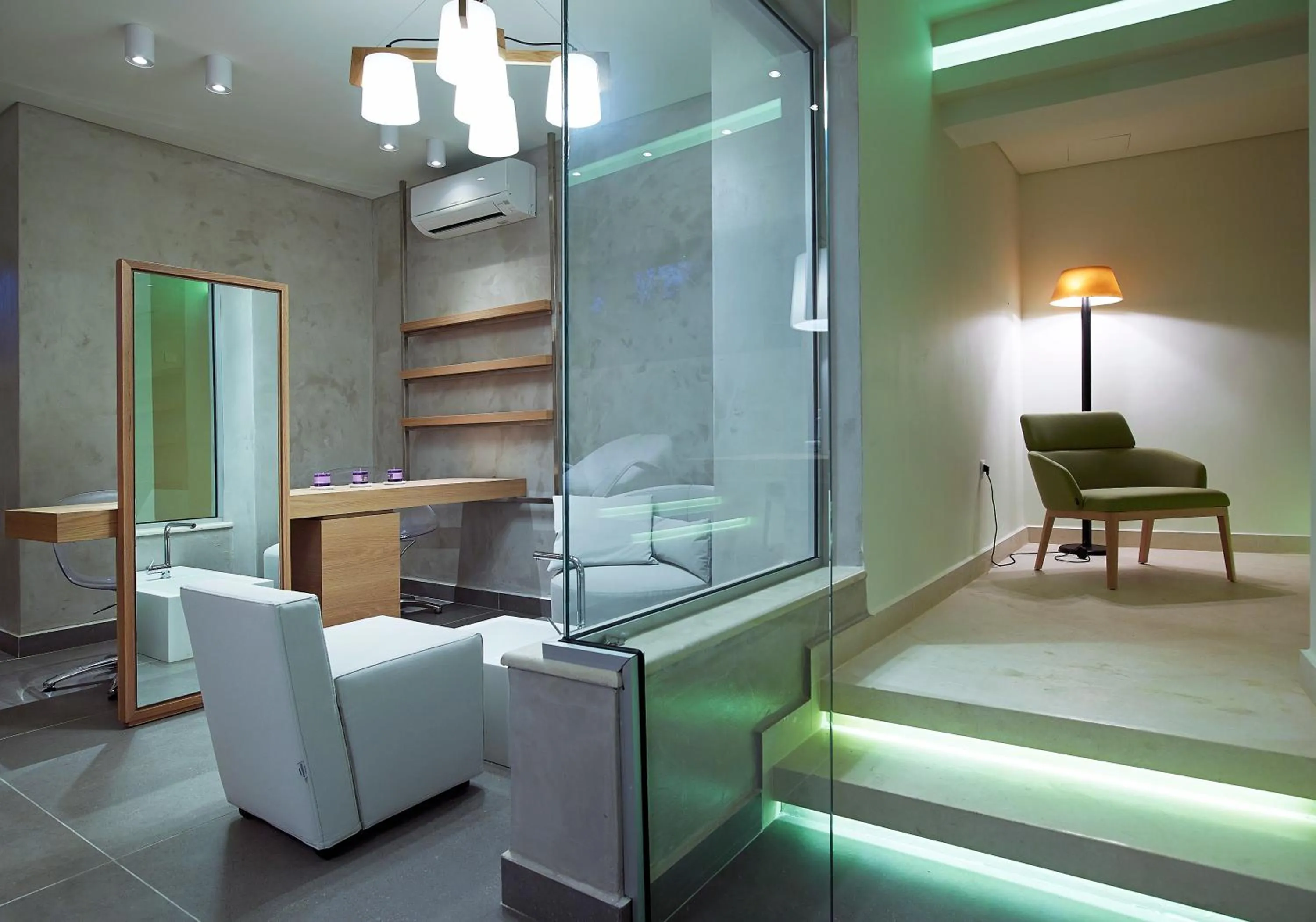 Spa and wellness centre/facilities in Mistral Hotel - For Solo Travelers