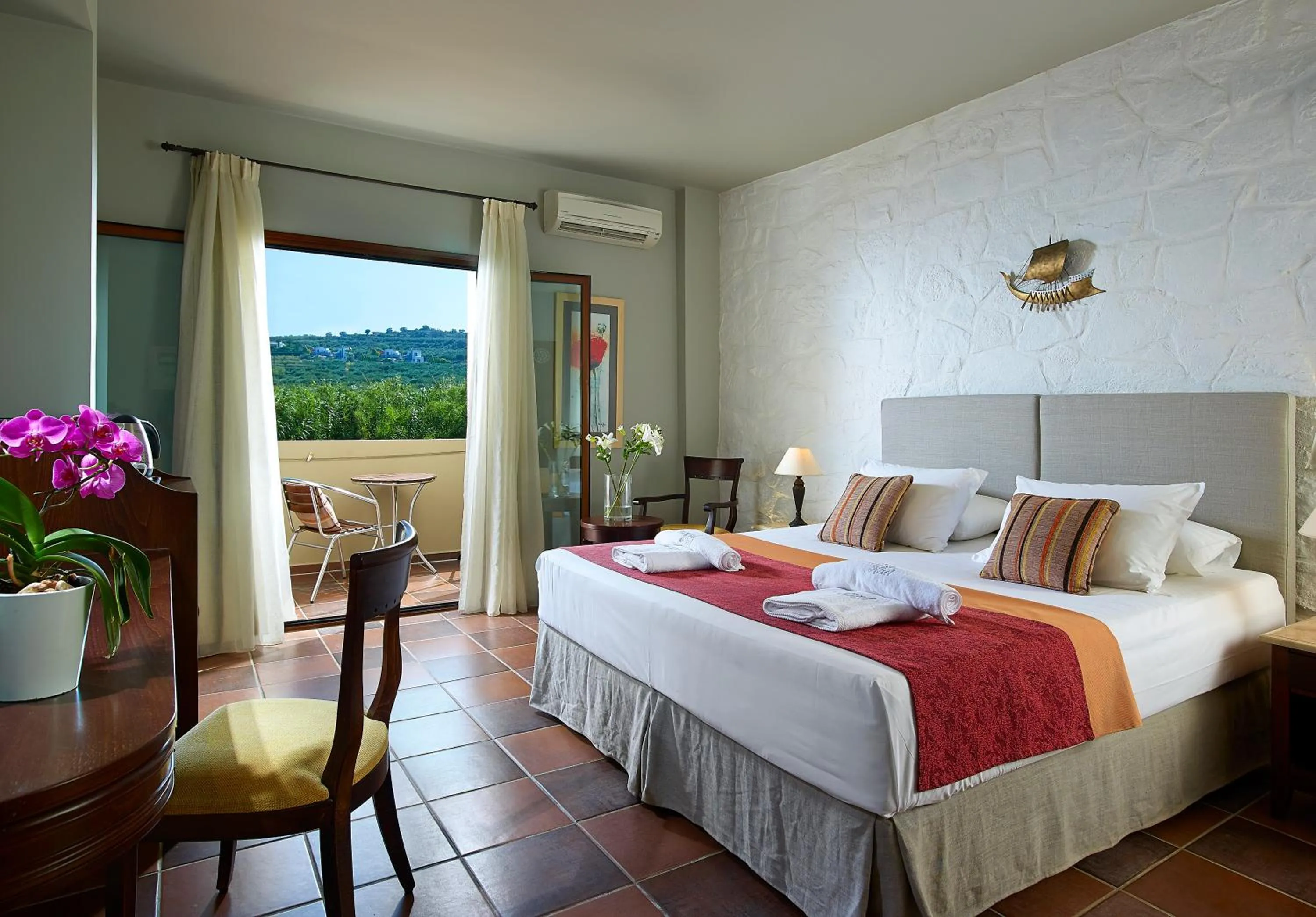 Bed in Mistral Hotel - For Solo Travelers