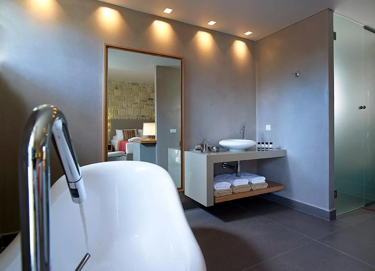 Photo of the whole room, Bed in Mistral Hotel - For Solo Travelers