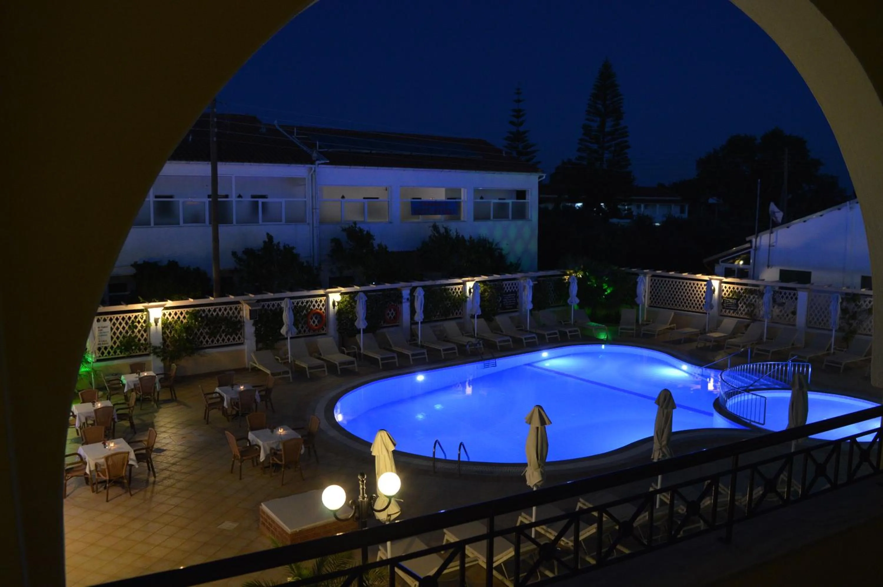 Swimming pool in Konstantina Apartments