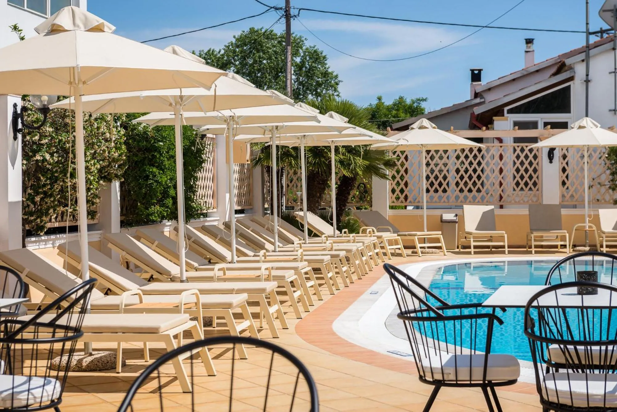 Swimming pool in Konstantina Apartments