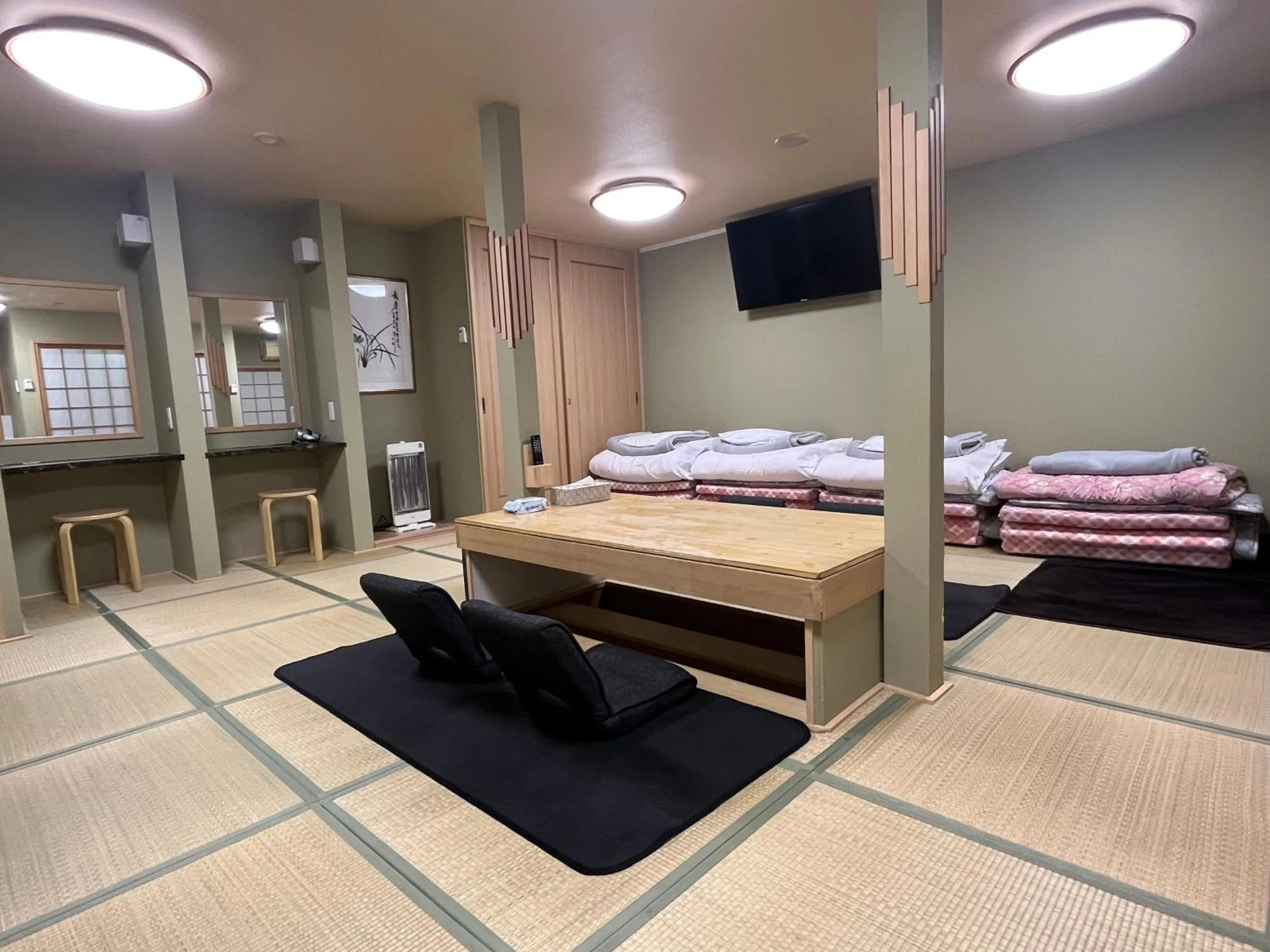 Photo of the whole room, Bed in Wafu Ryokan Uehonmachi