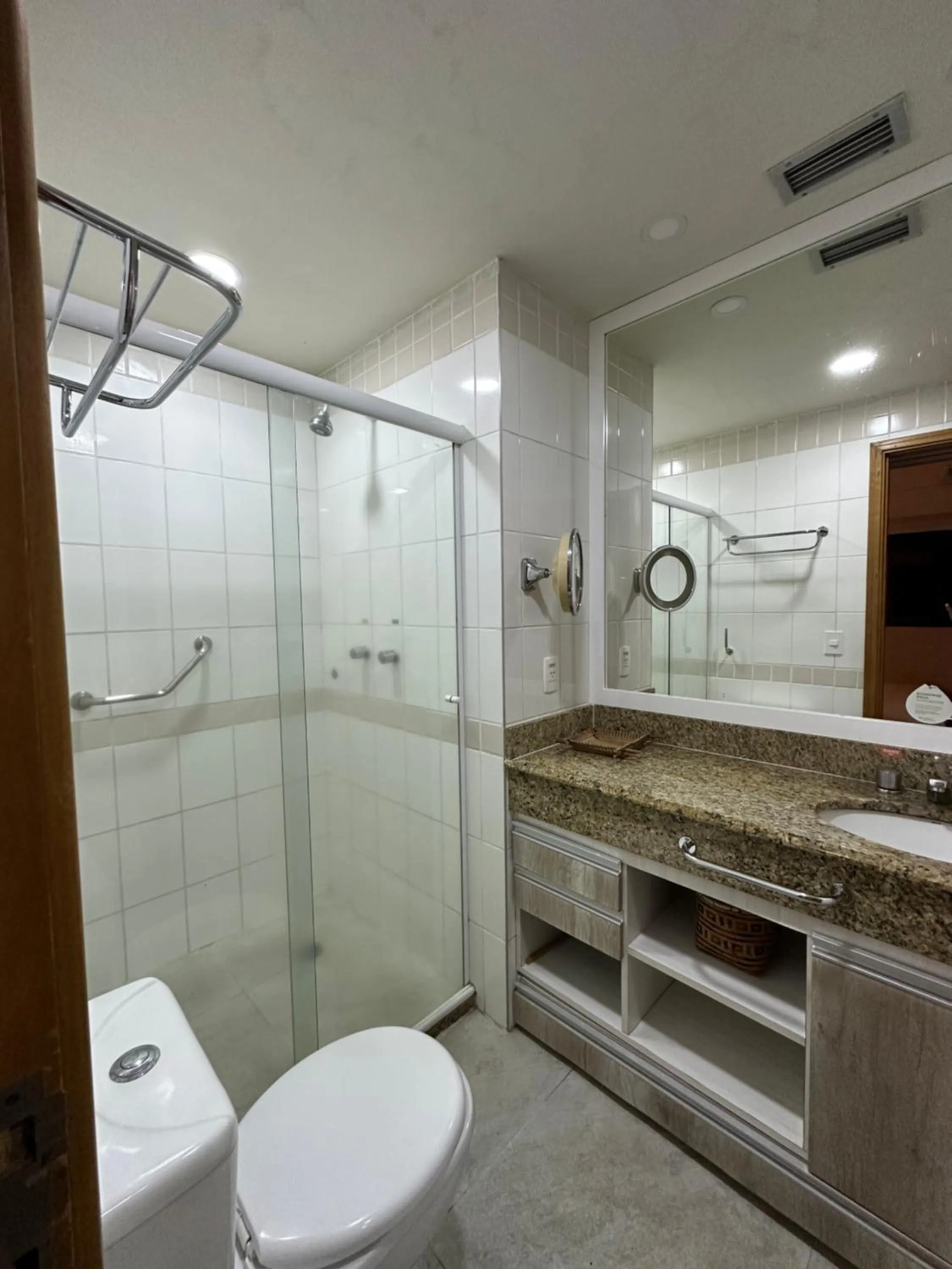 Tropical Executive Hotel N 619