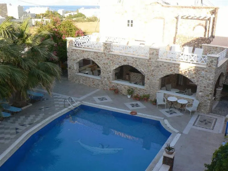 Swimming pool in Atalos Suites
