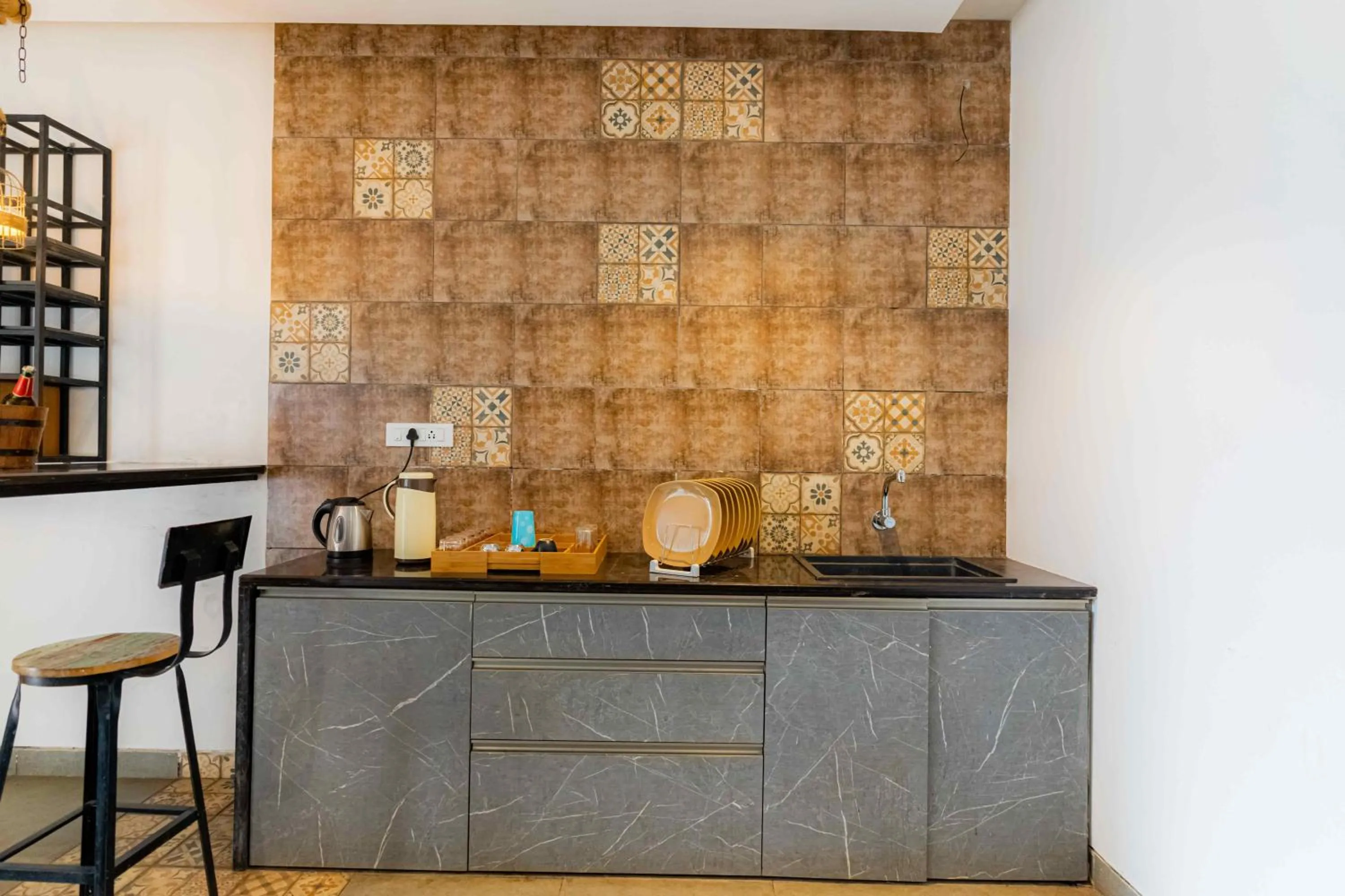 Kitchen or kitchenette in Hotel Aalia