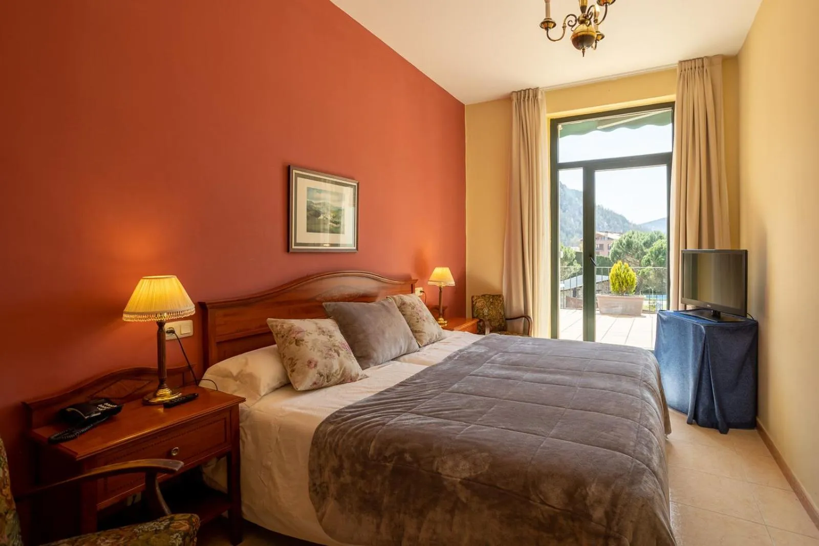 Bedroom, Bed in Hotel de Camprodón