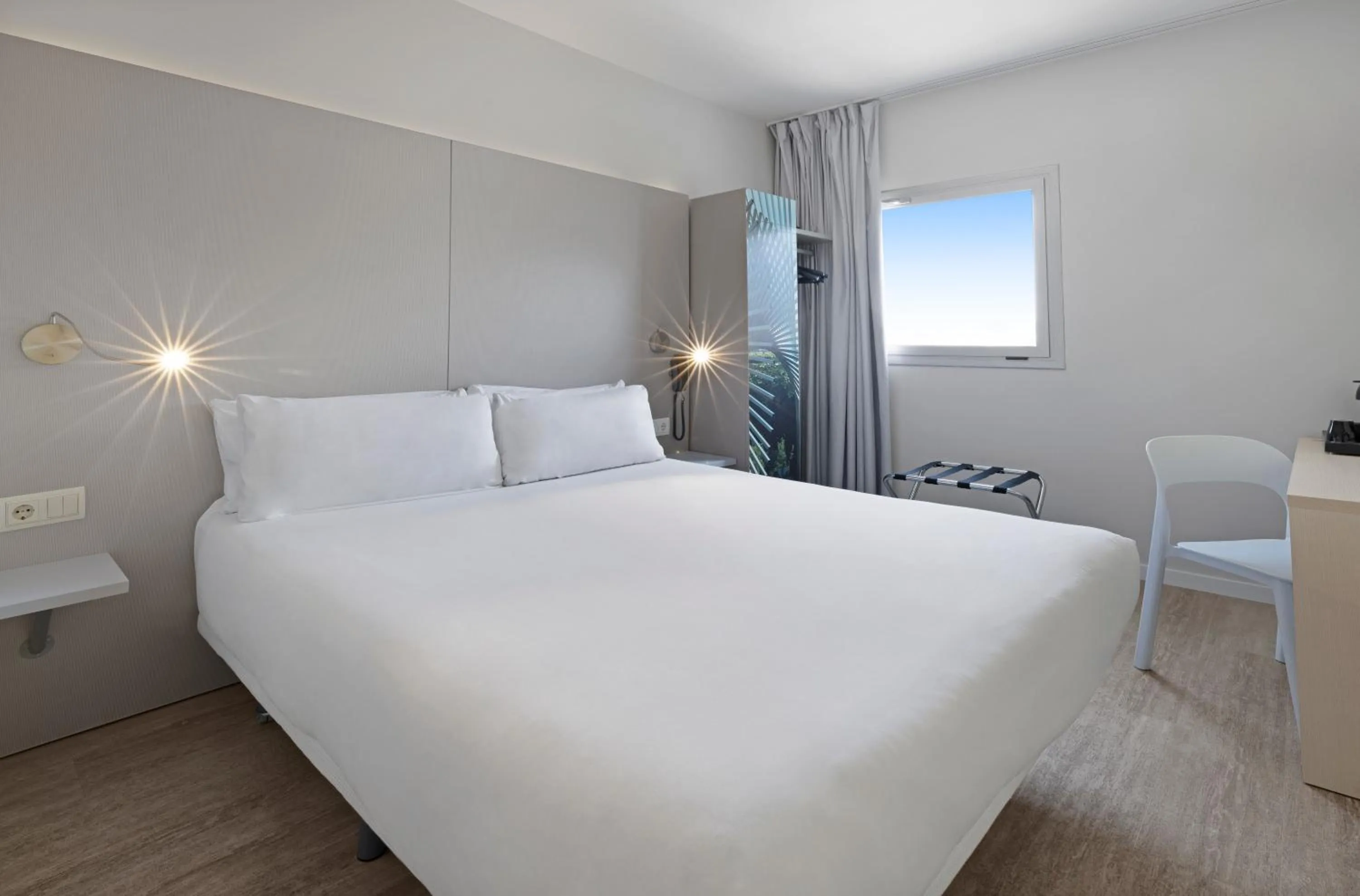 Bed in B&B HOTEL Girona 2