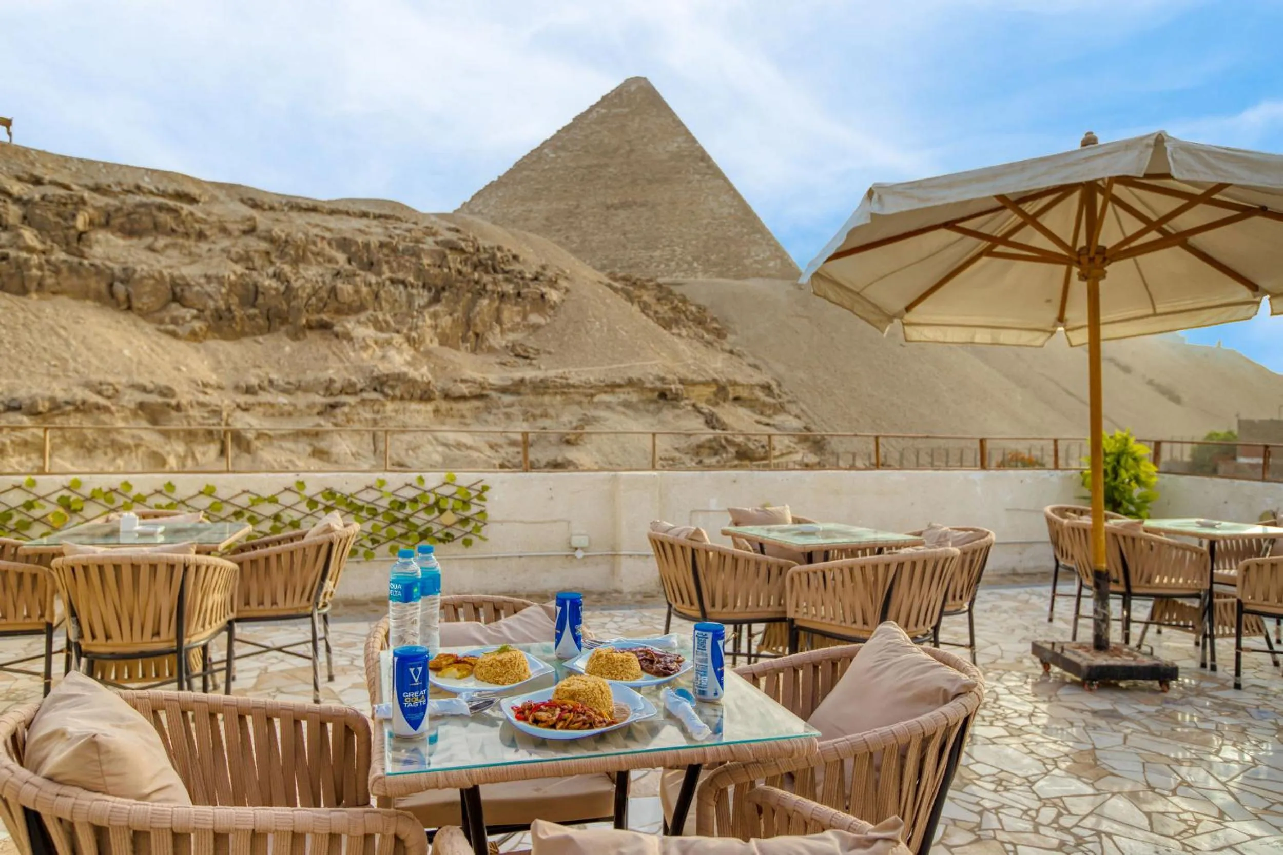 Lunch in Villa Khufu Pyramids Hotel