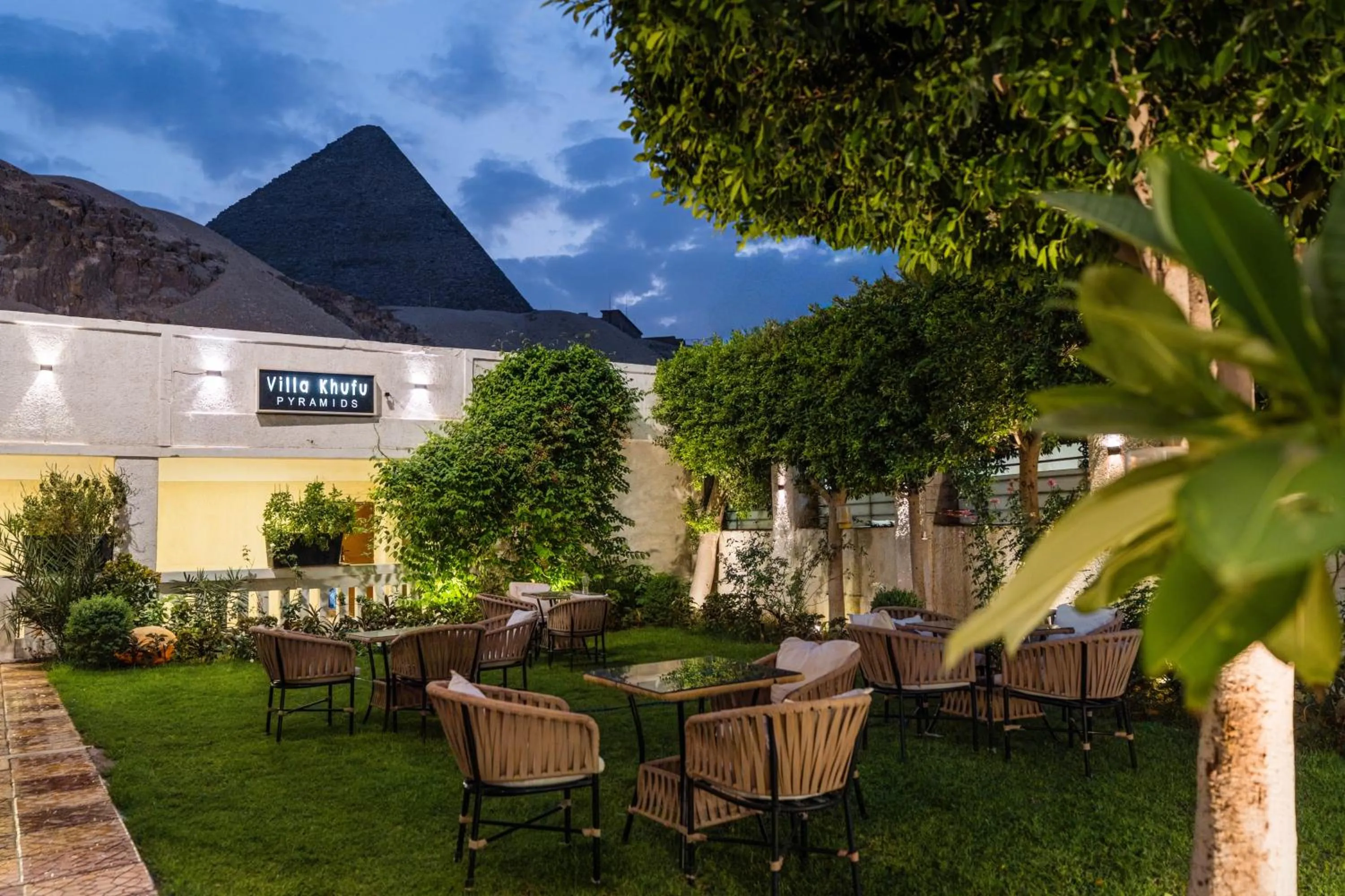 Night in Villa Khufu Pyramids Hotel