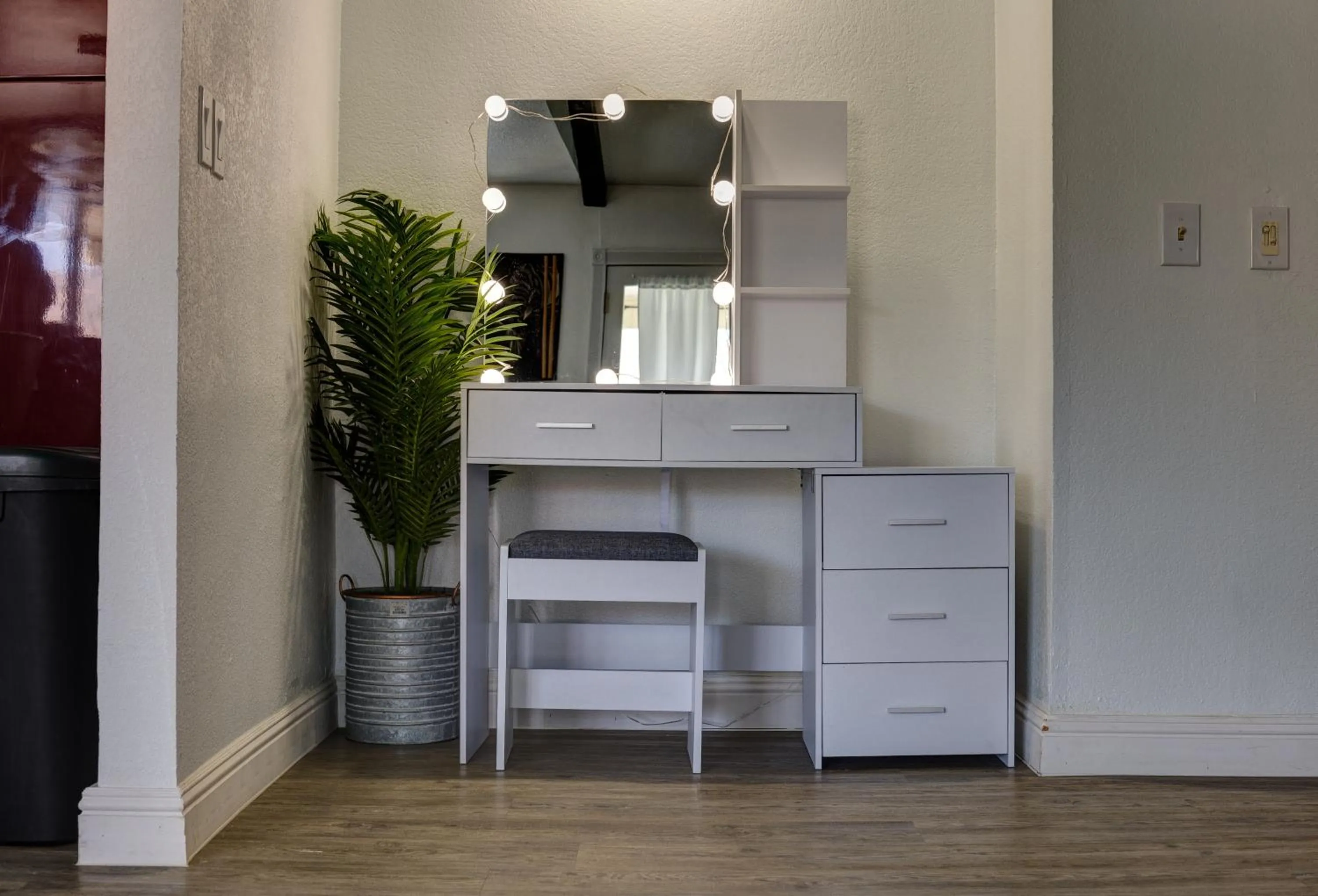 Home with Mountain View/Pool/Tub