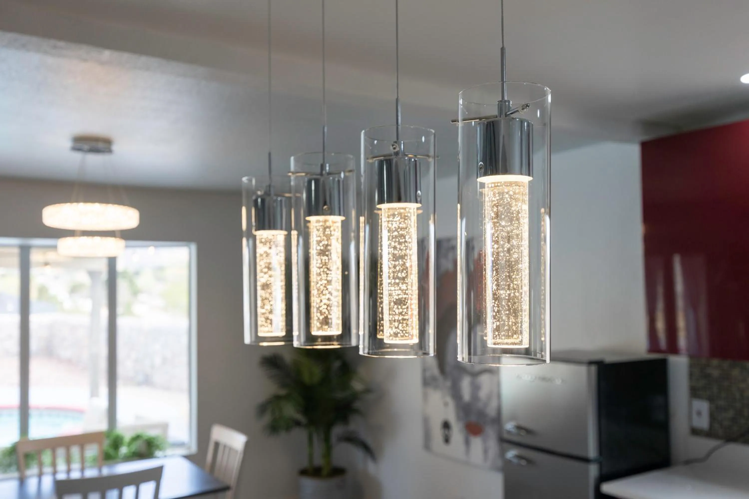 Kitchen or kitchenette in Home with Mountain View/Pool/Tub