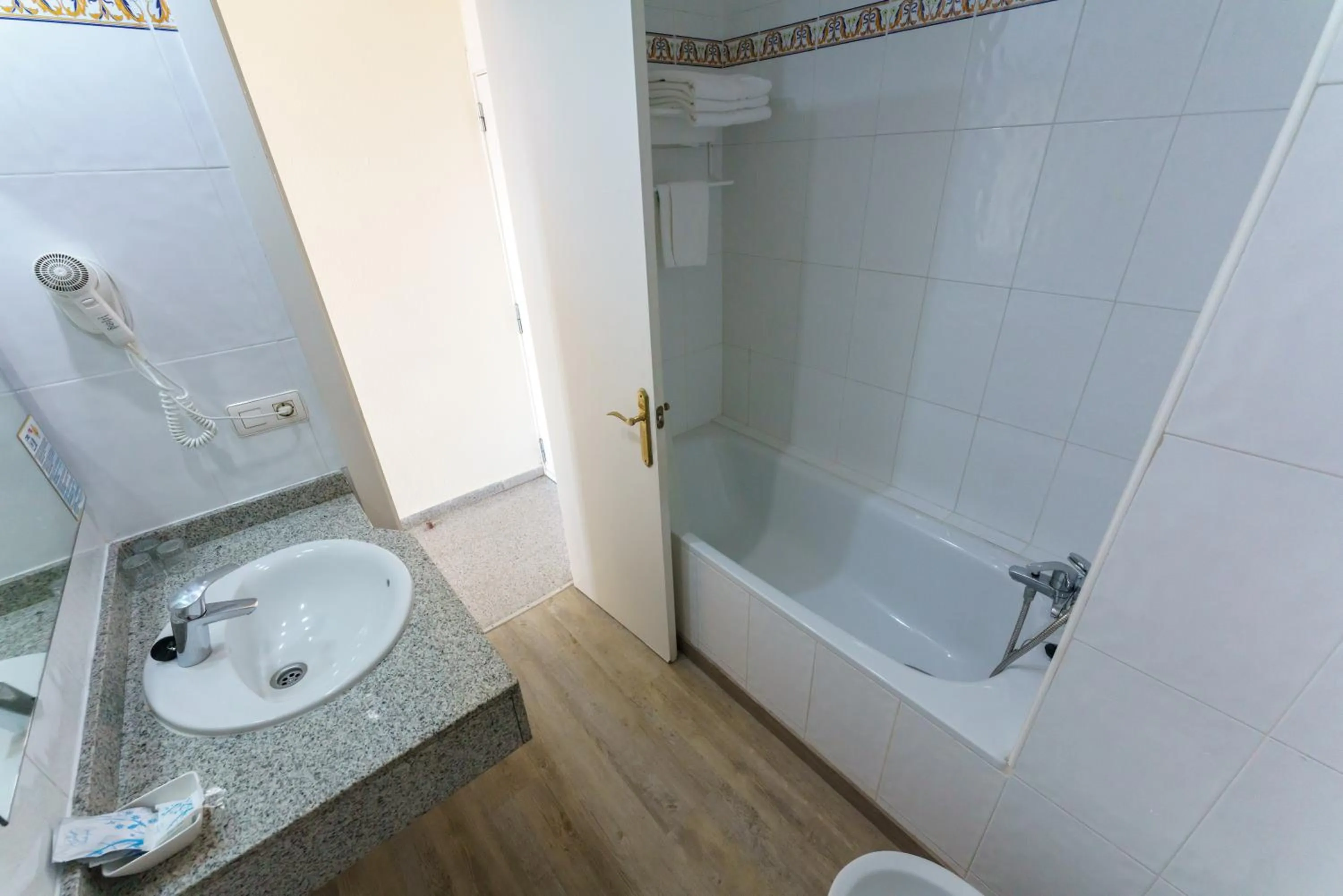 Bathroom in Checkin Catalonia