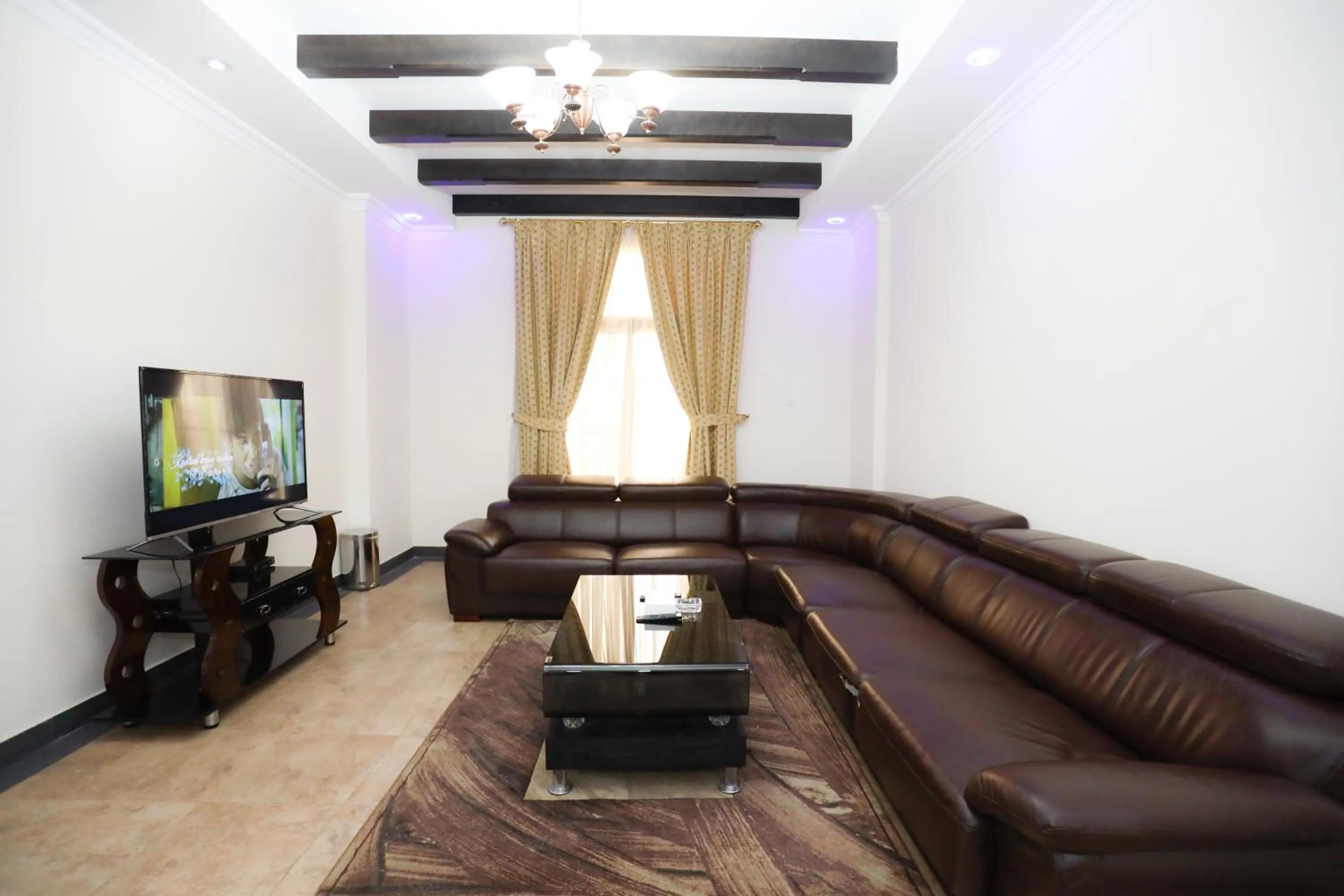 TV and multimedia in Pearl Bahrain Suites