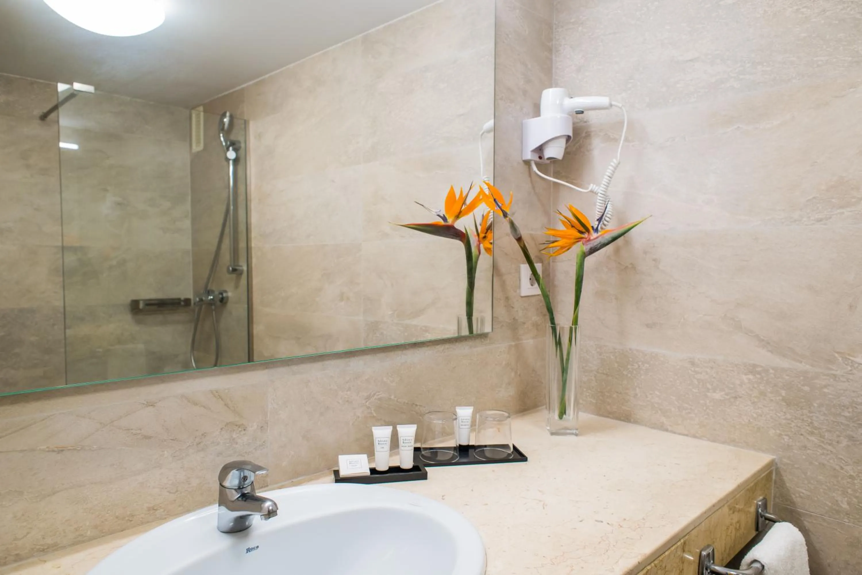 Bathroom in Dunas Club - Hotel & Apartamentos