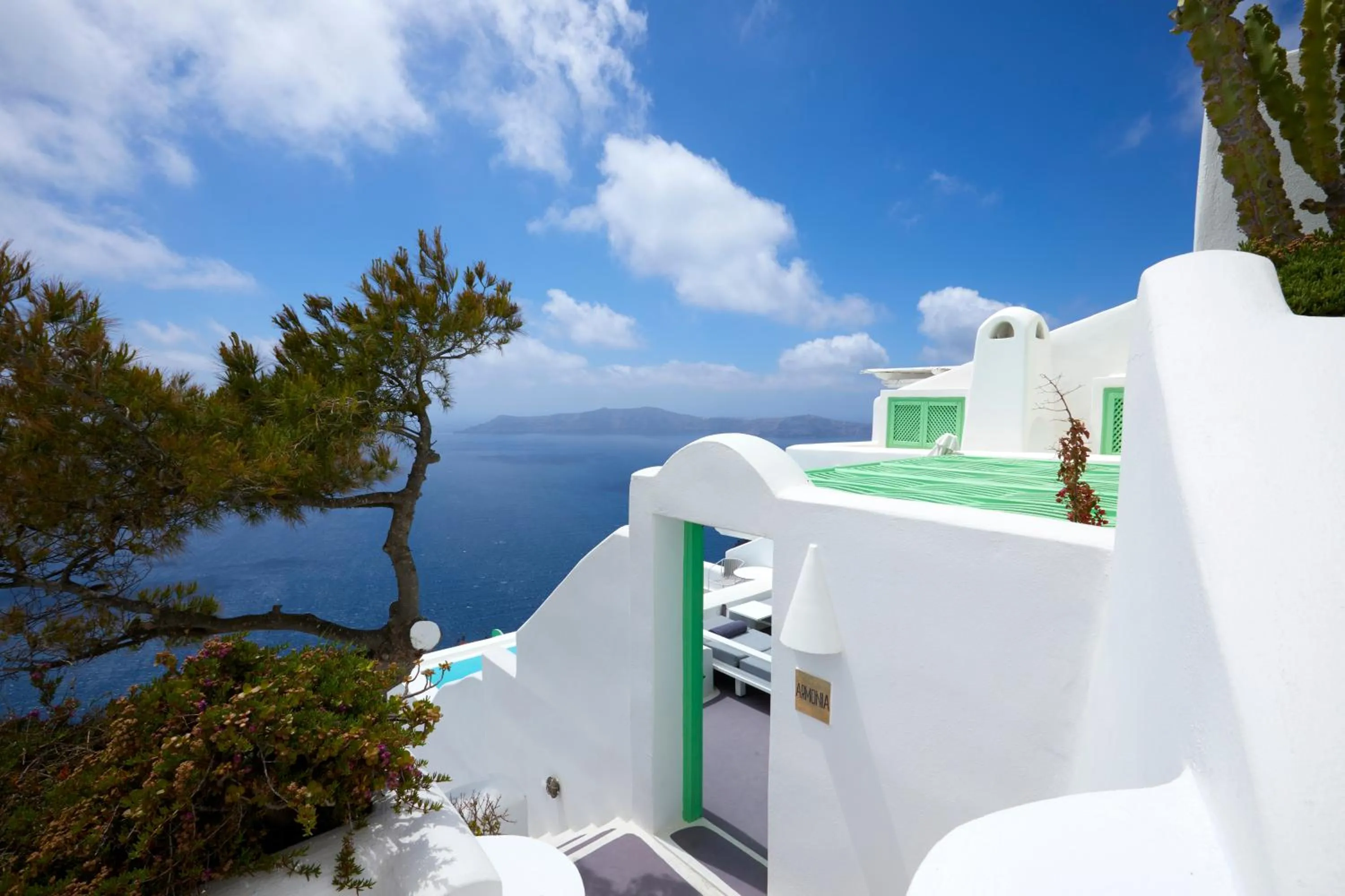 Facade/entrance in Dreams Luxury Suites