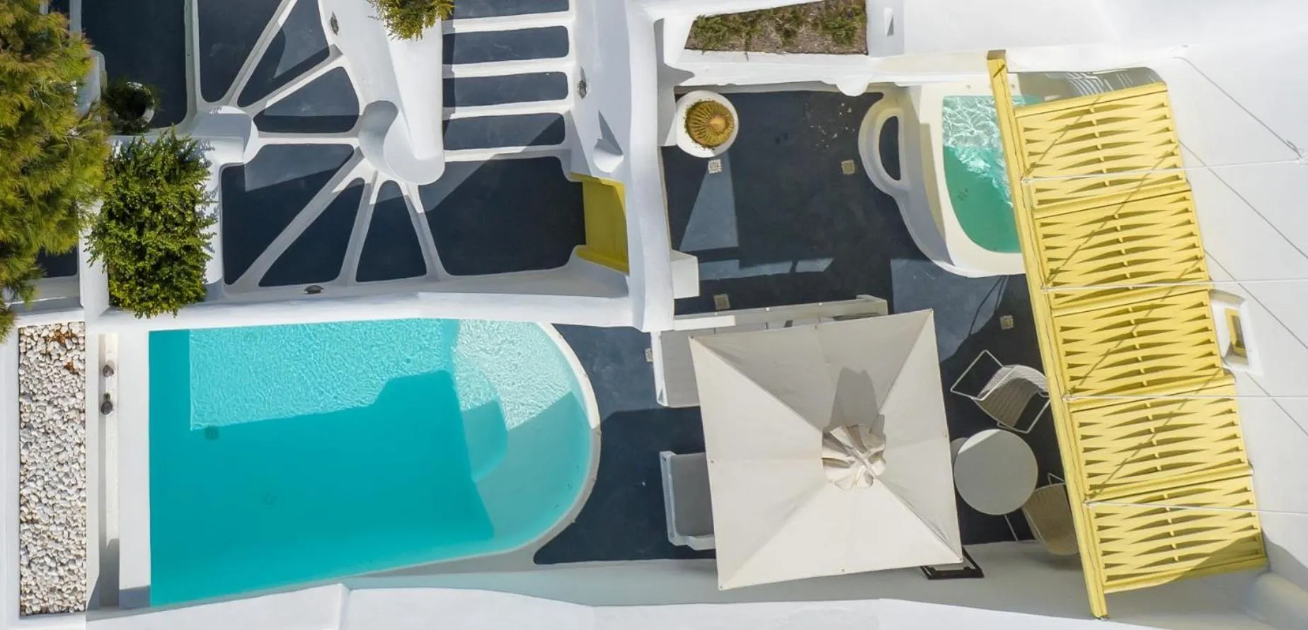 Swimming pool in Dreams Luxury Suites