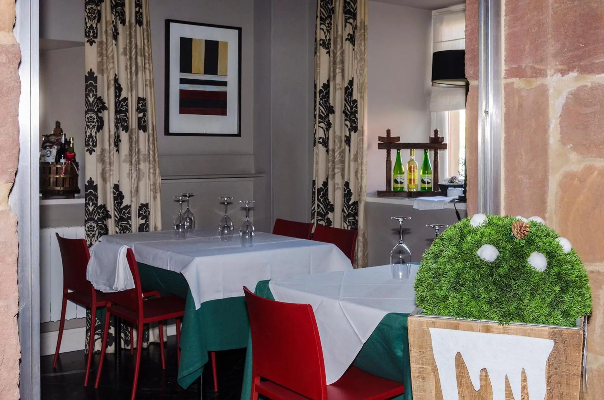 Lounge or bar in Hotel Palacio Muñatones