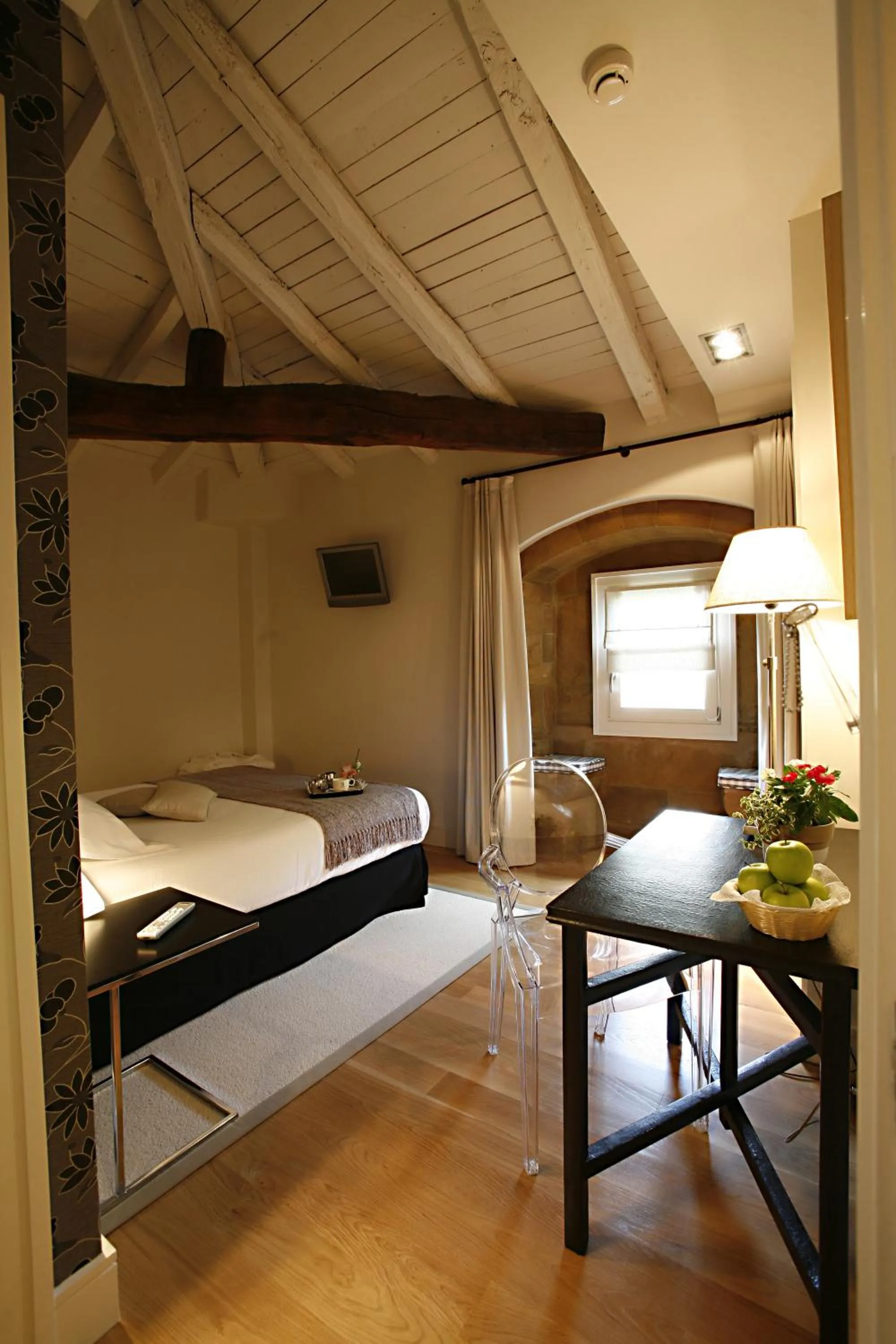Property building, Bed in Hotel Palacio Muñatones