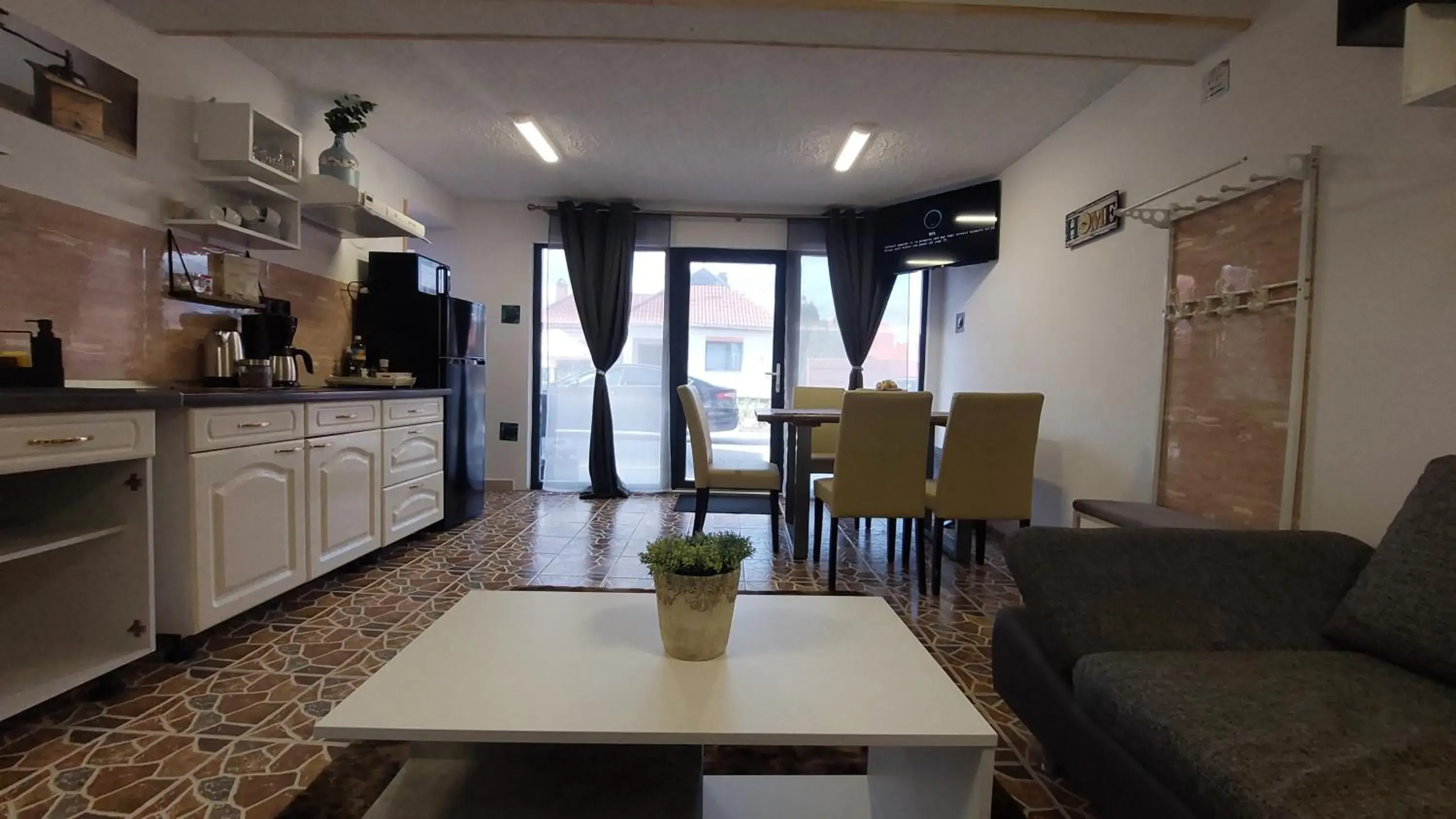 One-Bedroom Apartment in Morrison Apartments One-Bedroom Apartment in Morrison Apartments