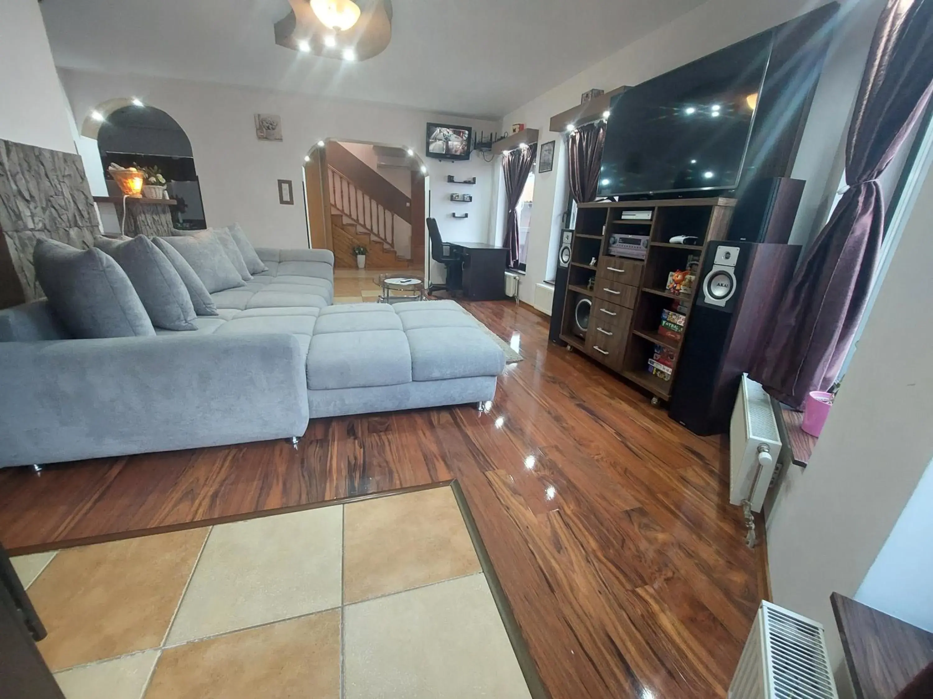 Three-Bedroom Apartment in Morrison Apartments Three-Bedroom Apartment in Morrison Apartments