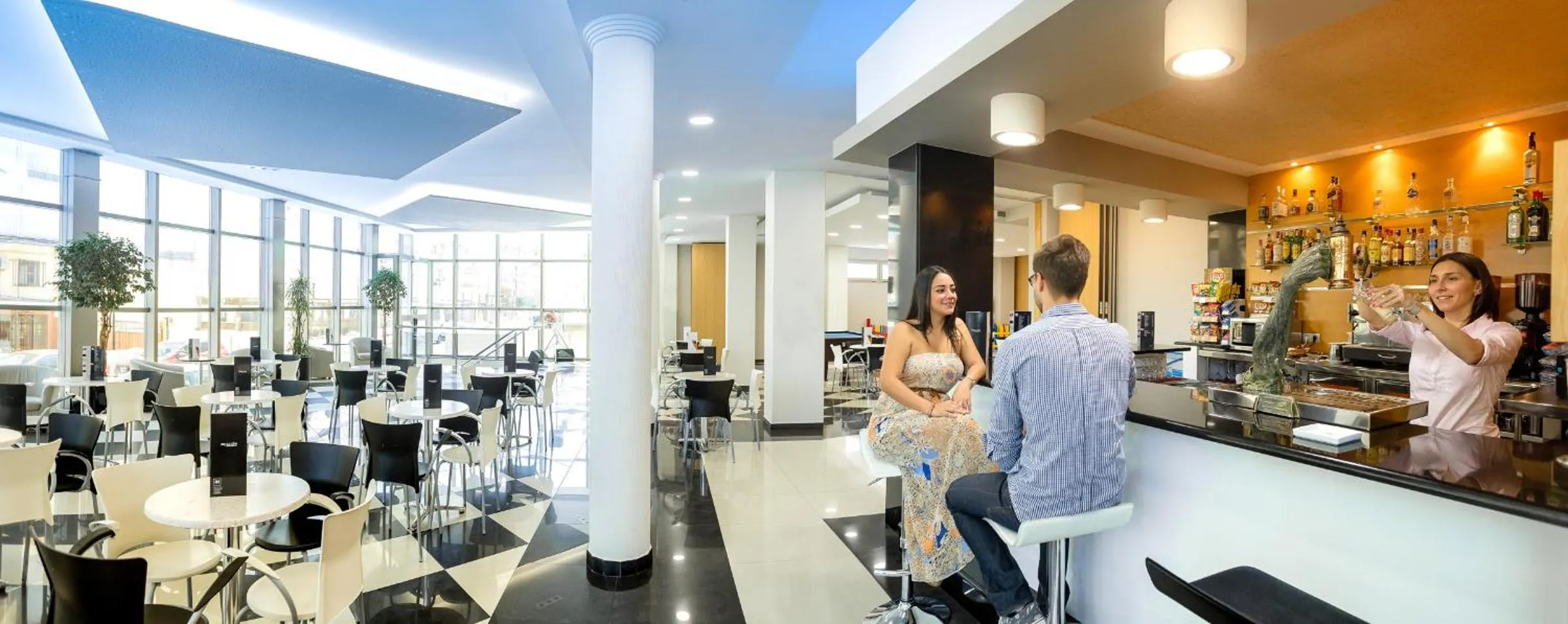 Lounge or bar in Hotel RH Gijón & Spa