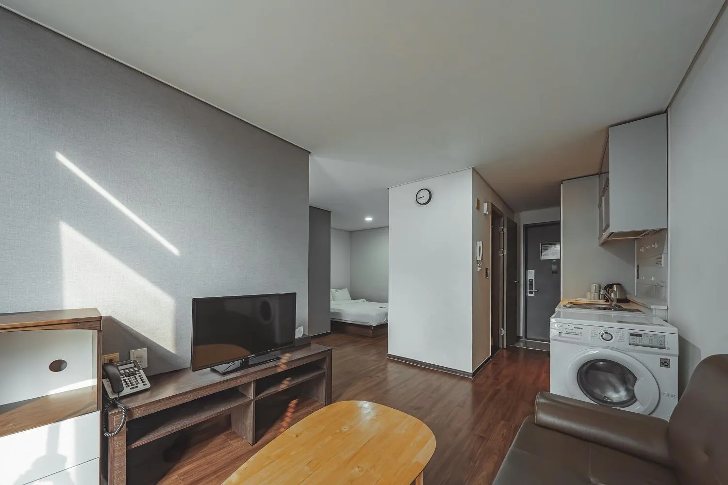 Brown Suites Hotel Sinchon Central