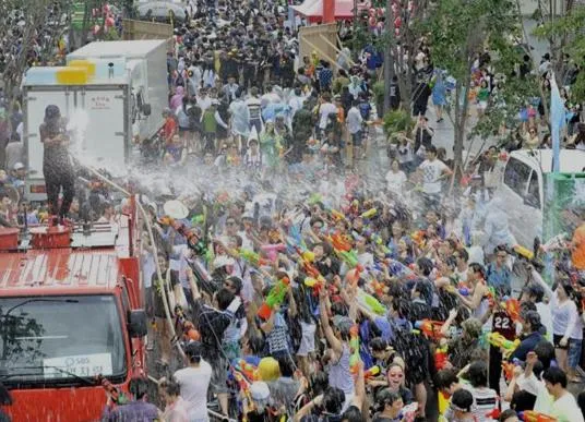 Neighbourhood in Brown Suites Hotel Sinchon Central