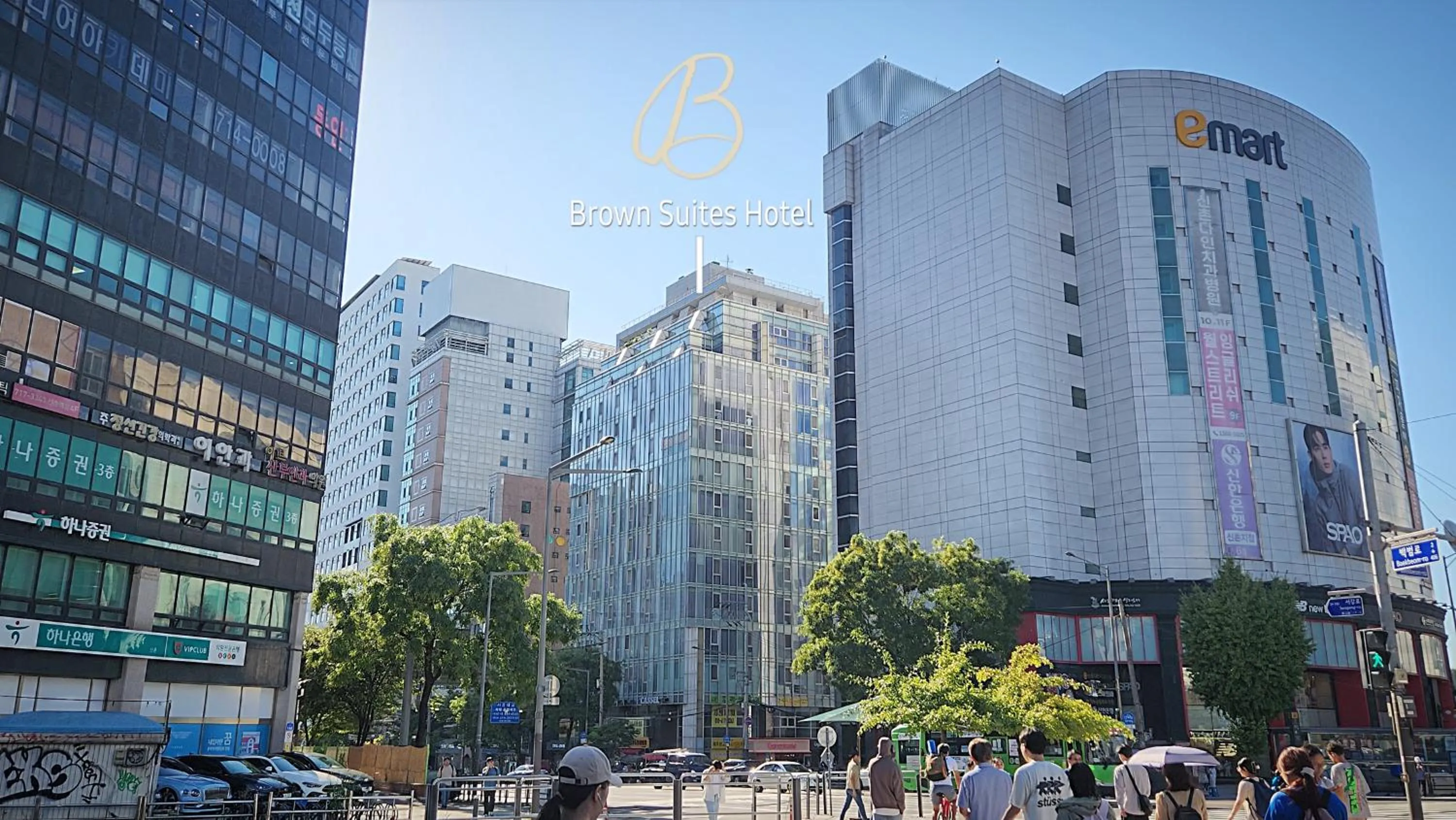 Property building in Brown Suites Hotel Sinchon Central