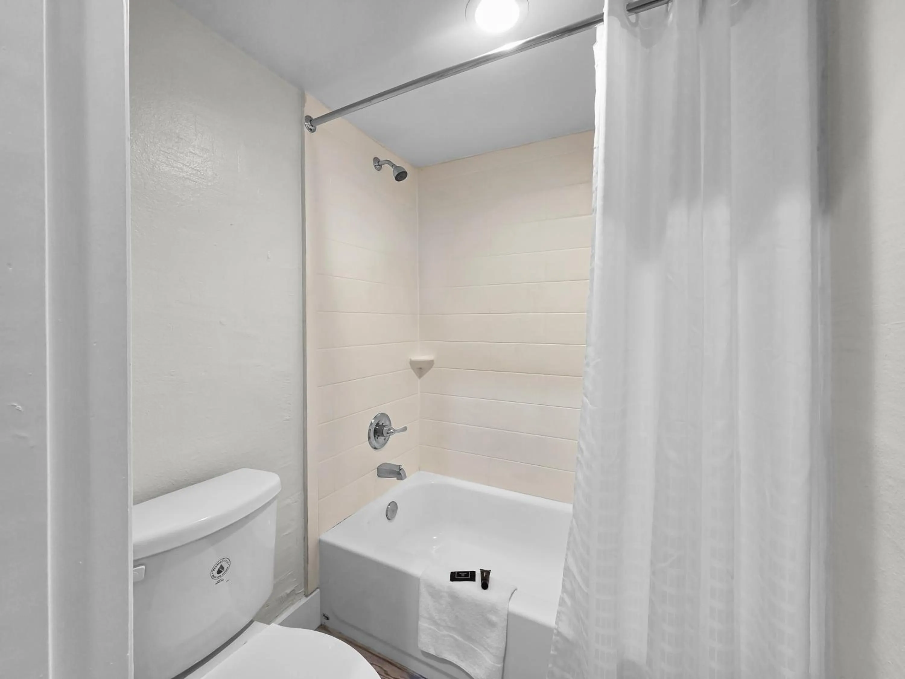 Shower in CRYSTAL PALACE RESORT