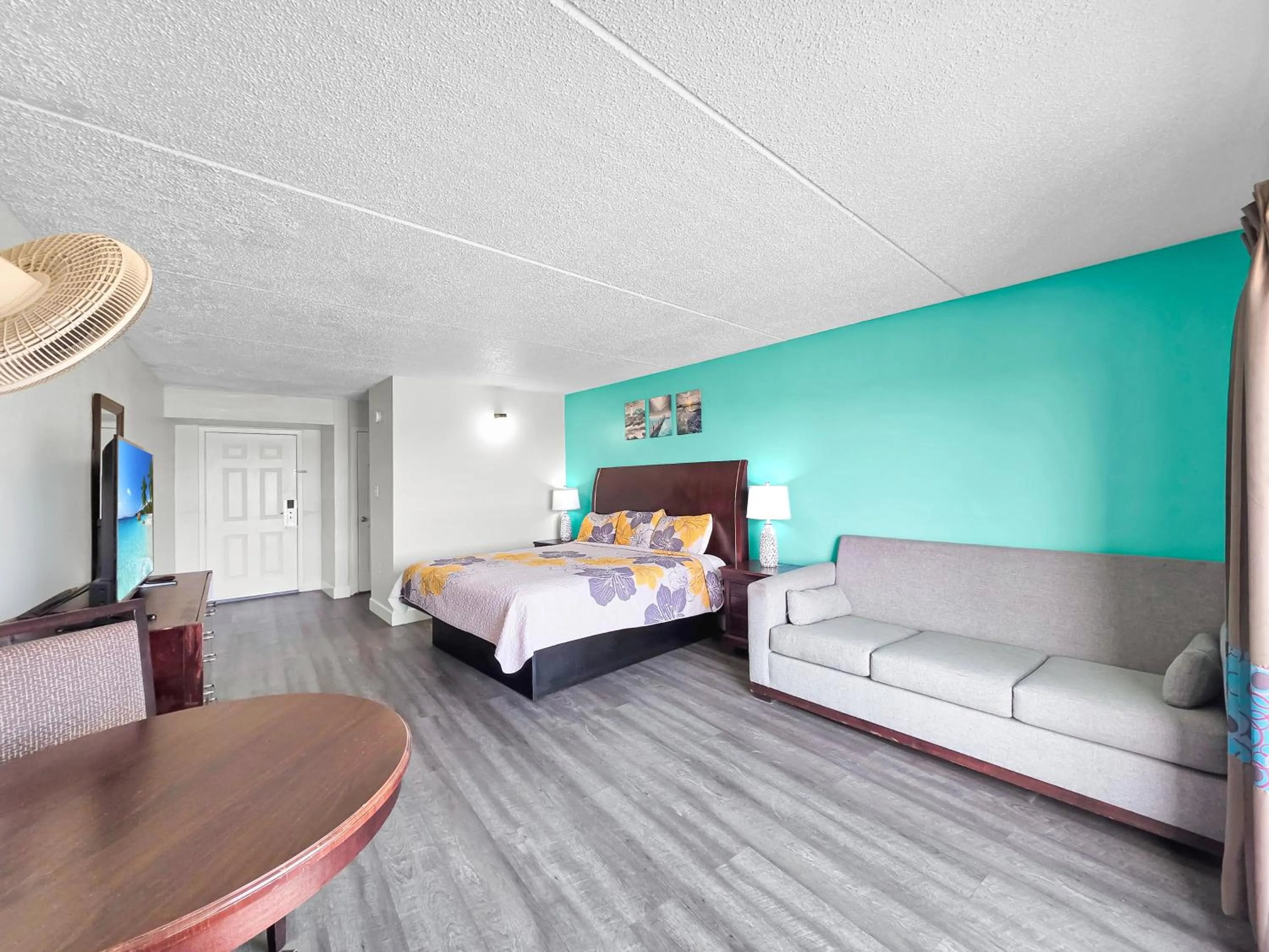 Bed in CRYSTAL PALACE RESORT