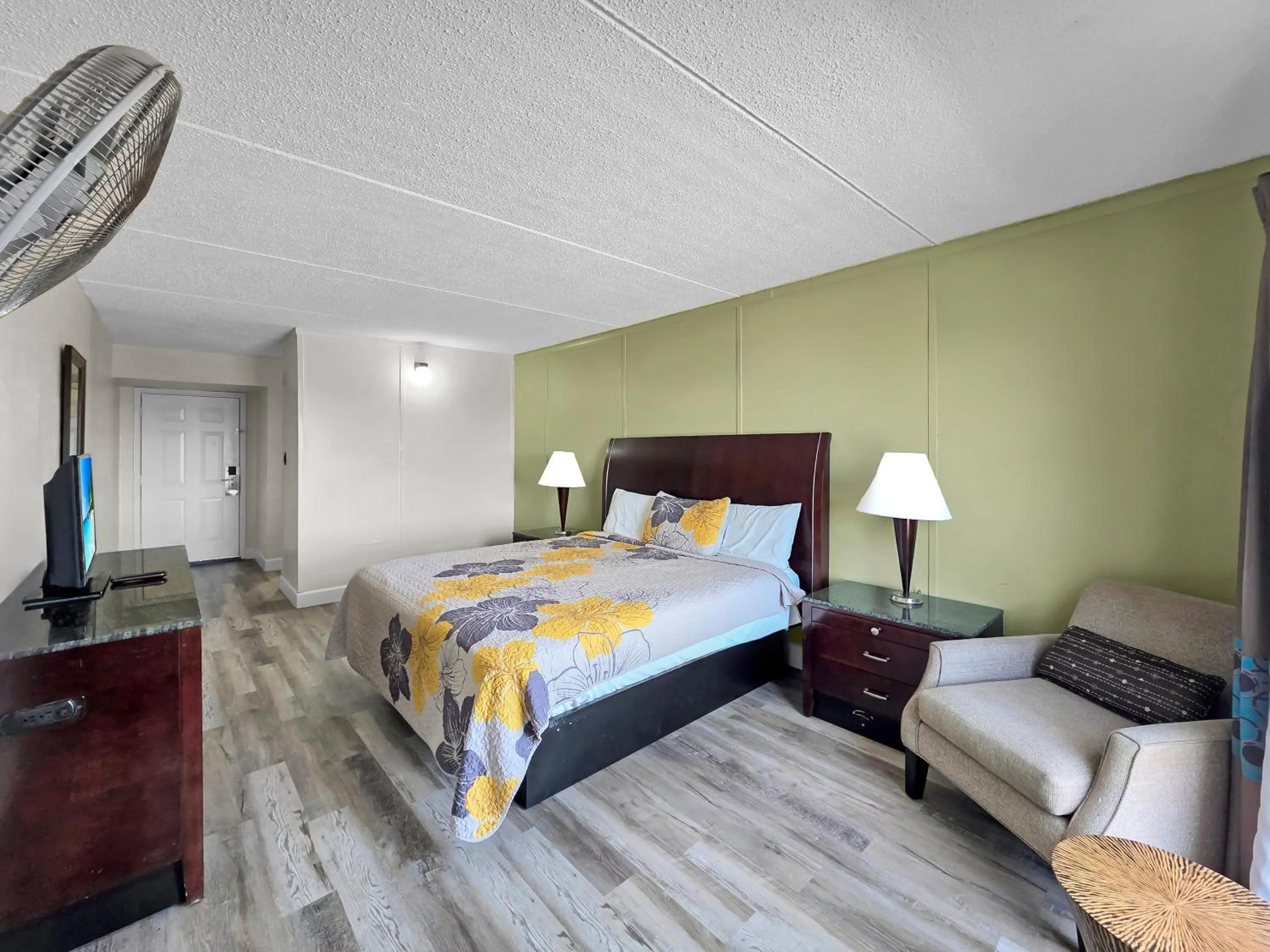 Bed in CRYSTAL PALACE RESORT