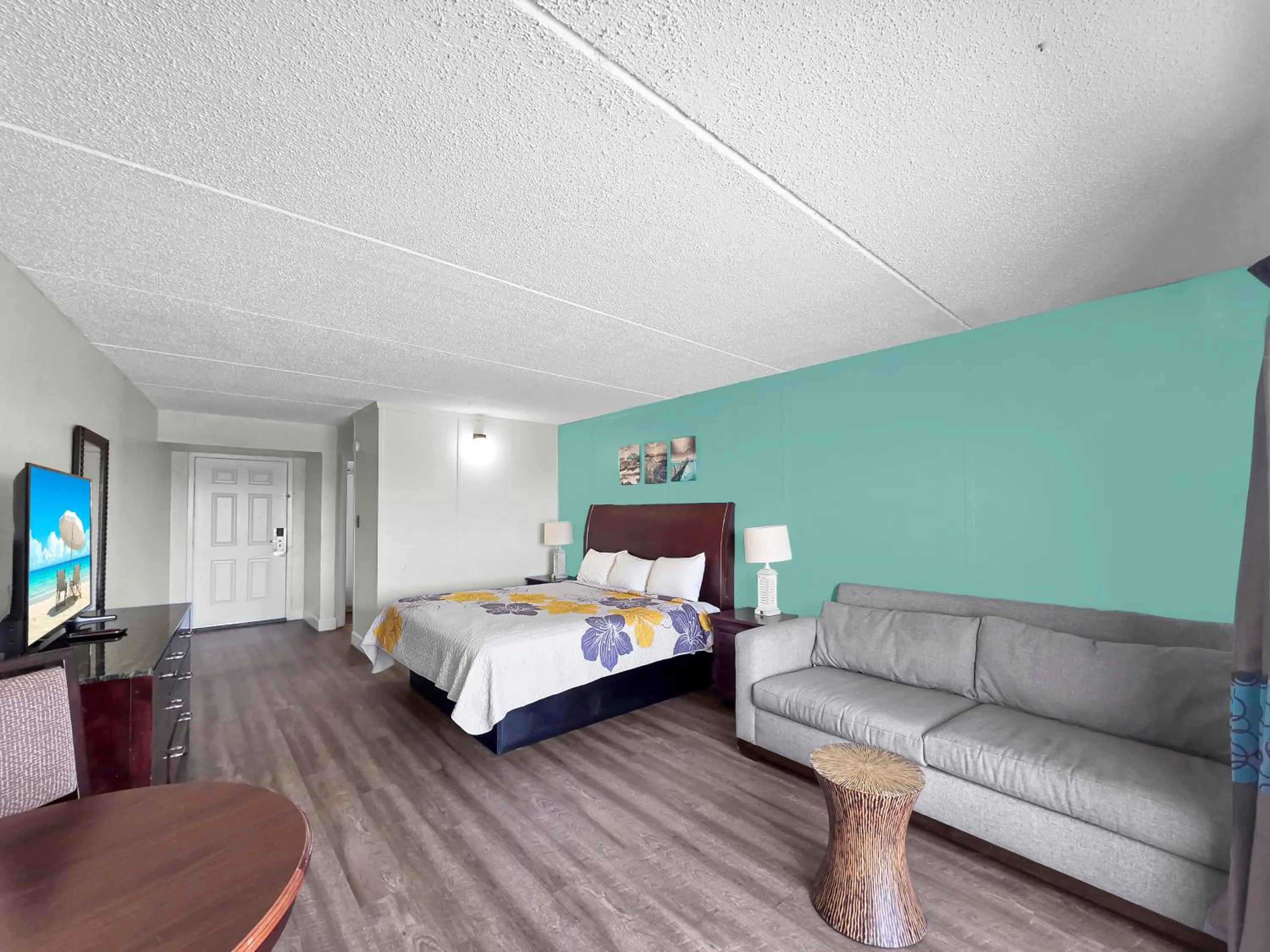 Bed in CRYSTAL PALACE RESORT