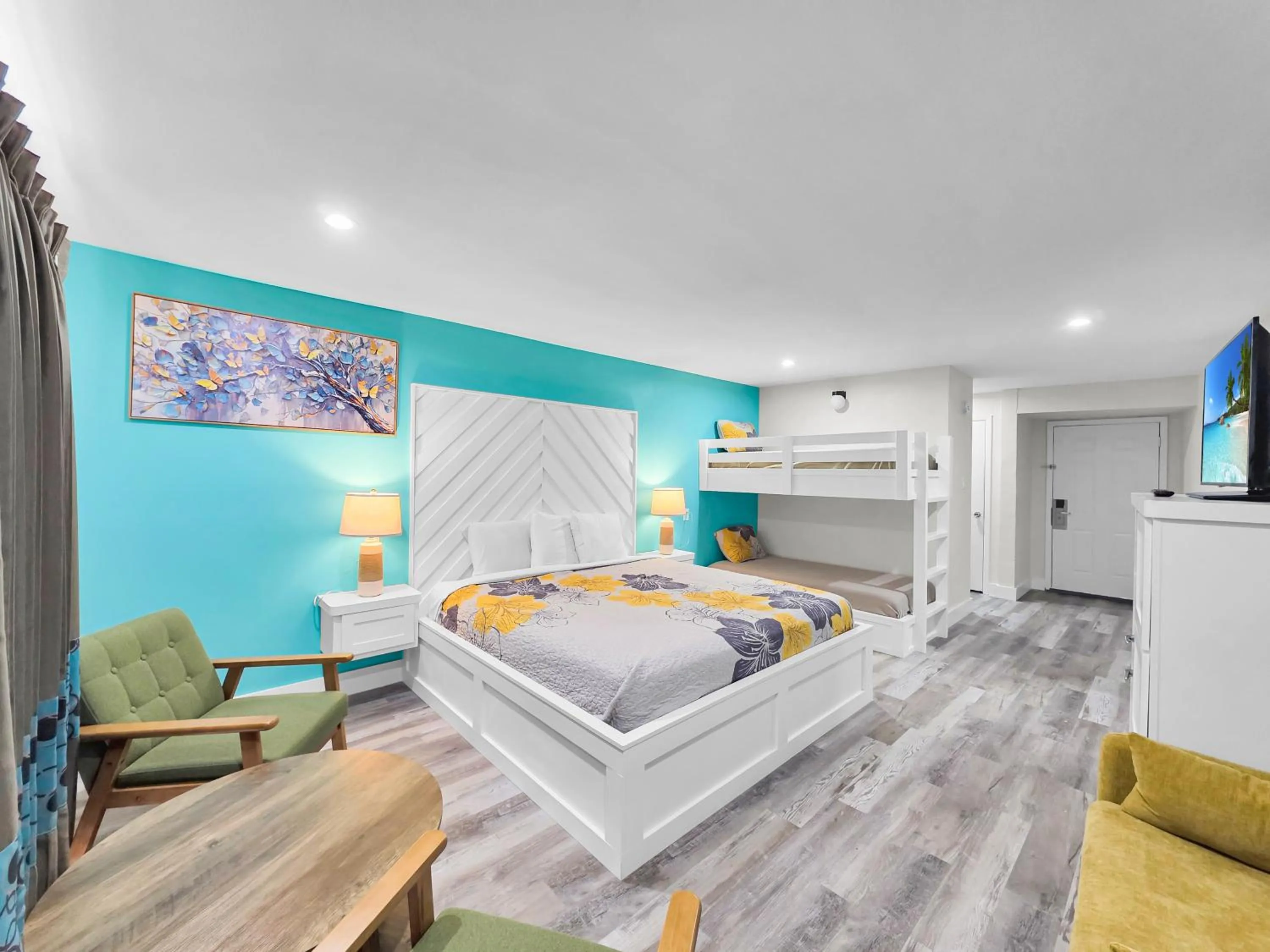 Photo of the whole room, Bed in CRYSTAL PALACE RESORT