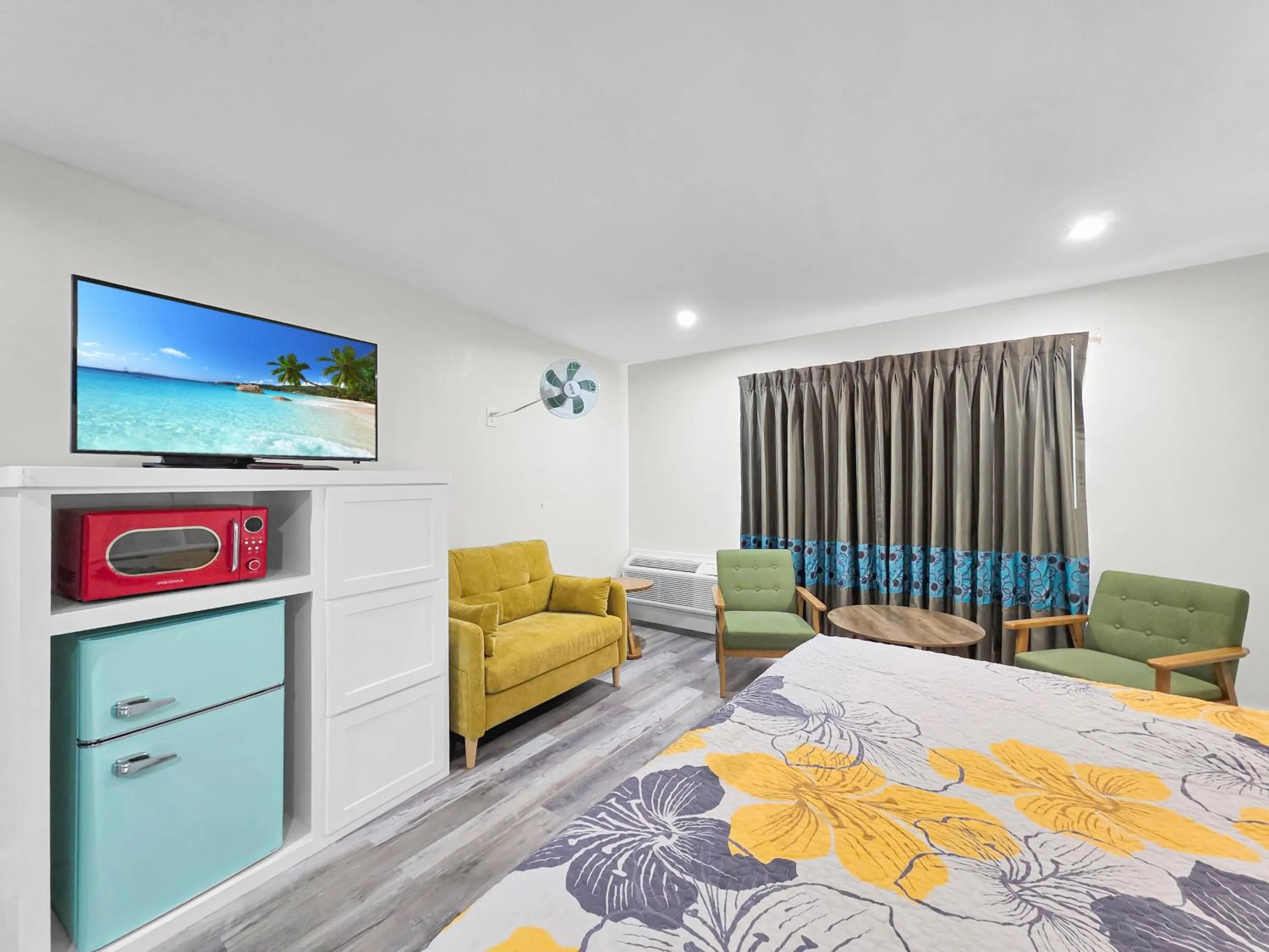 Bed in CRYSTAL PALACE RESORT