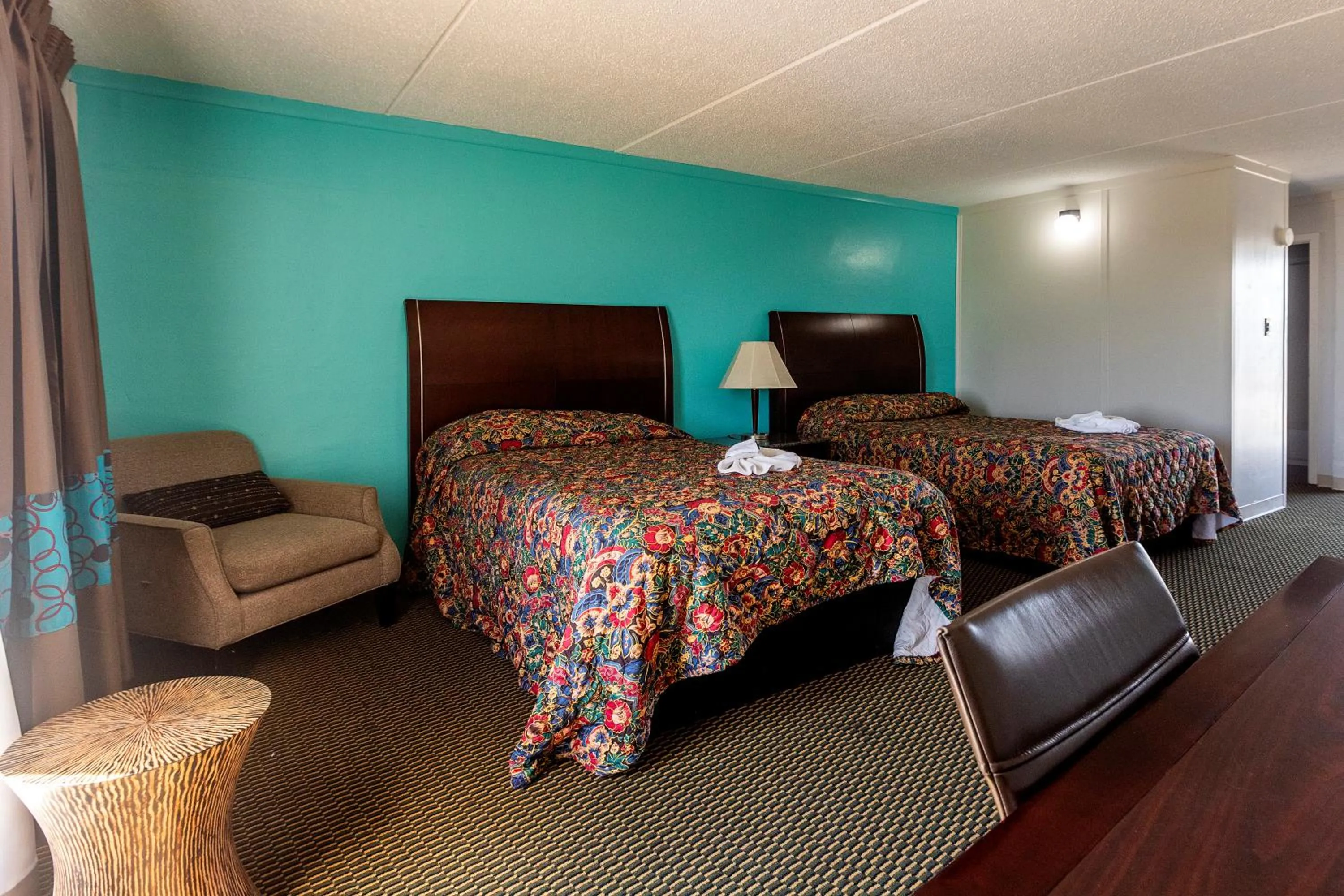 air conditioner, Bed in CRYSTAL PALACE RESORT