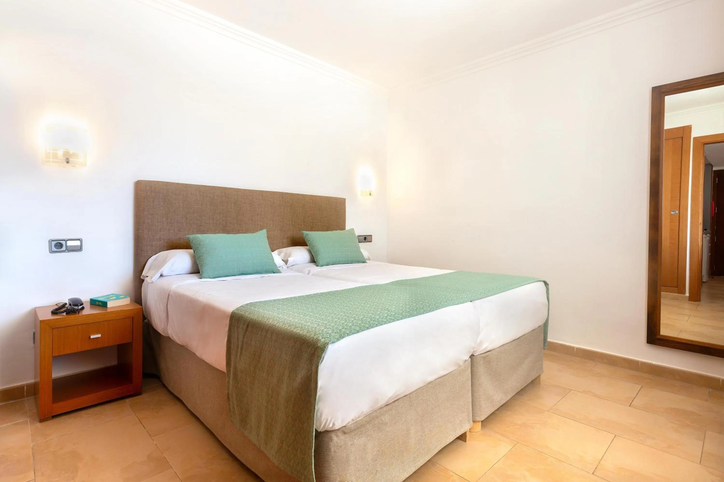 Photo of the whole room, Bed in MarSenses Ferrera Blanca Hotel Family