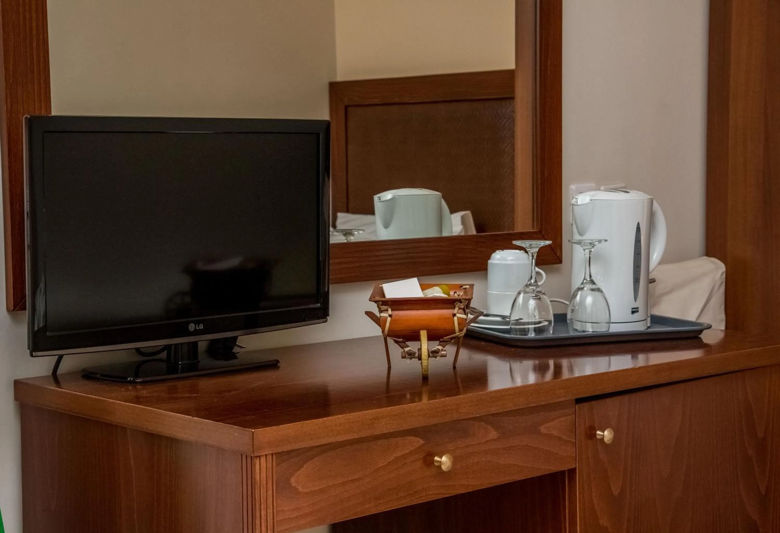 TV and multimedia in Apollo Resort Art Hotel