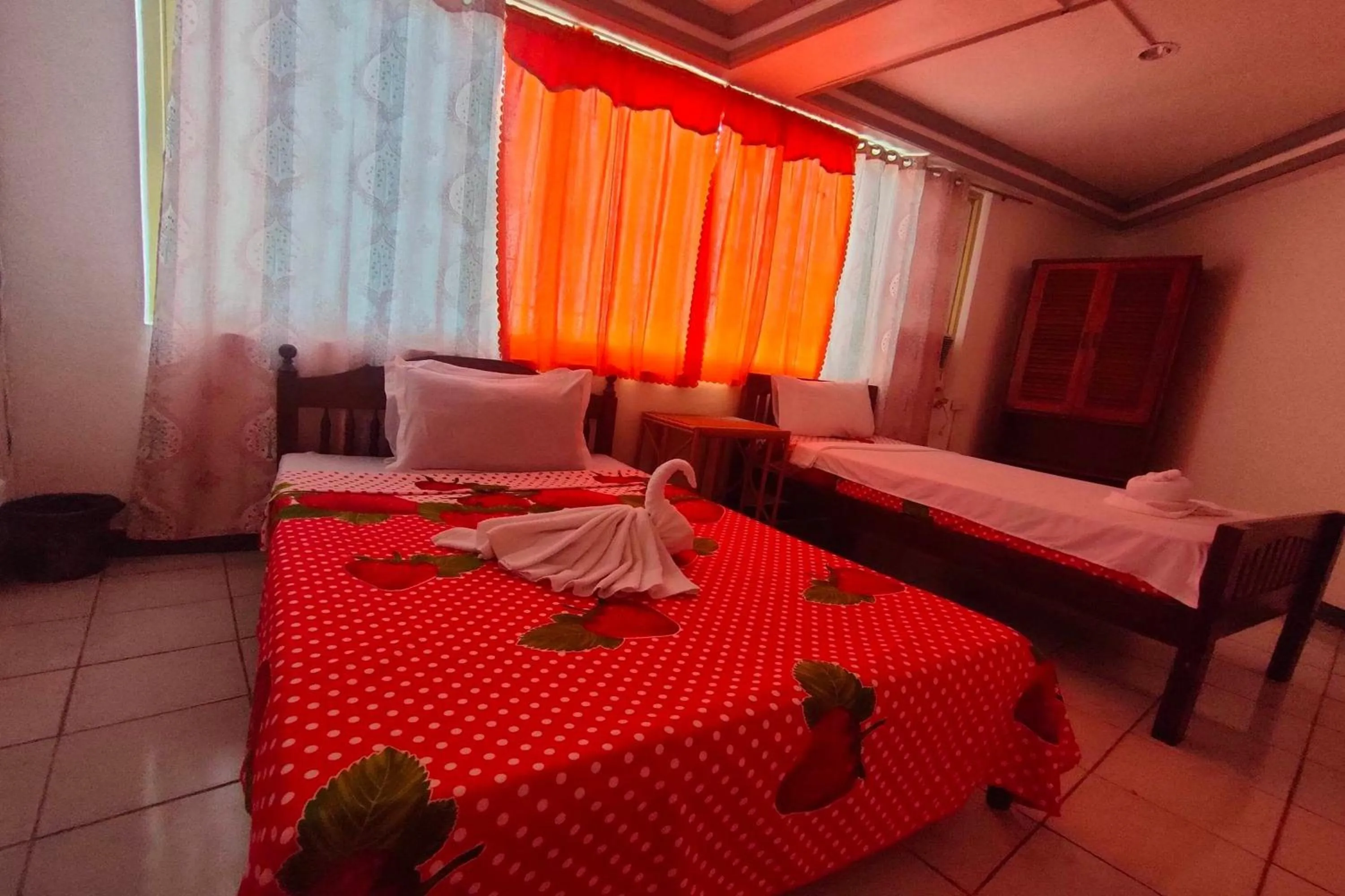 Bed in Istroberi Inn Palawan near Airport