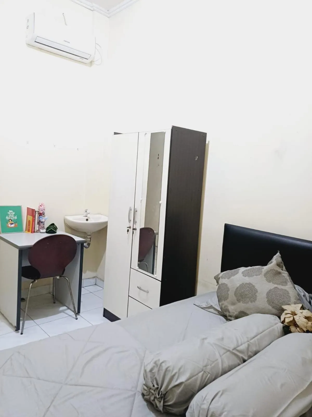 Bed in Kost Griya Asri by ecommerceloka