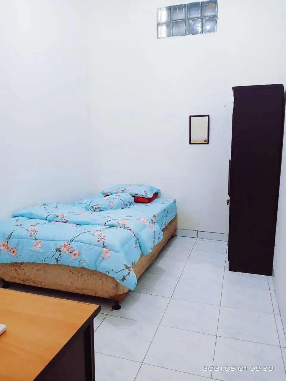 Budget Double Room - single occupancy in Kost Griya Asri by ecommerceloka Budget Double Room - single occupancy in Kost Griya Asri by ecommerceloka