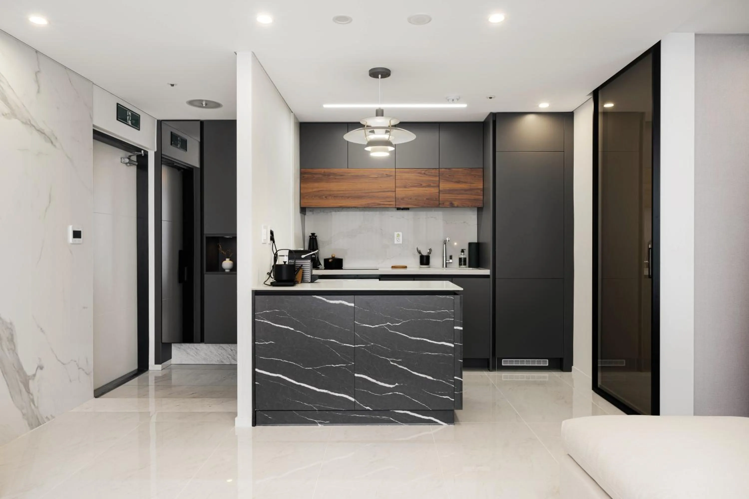 Kitchen or kitchenette in Le Collective Gangnam SAC Signity