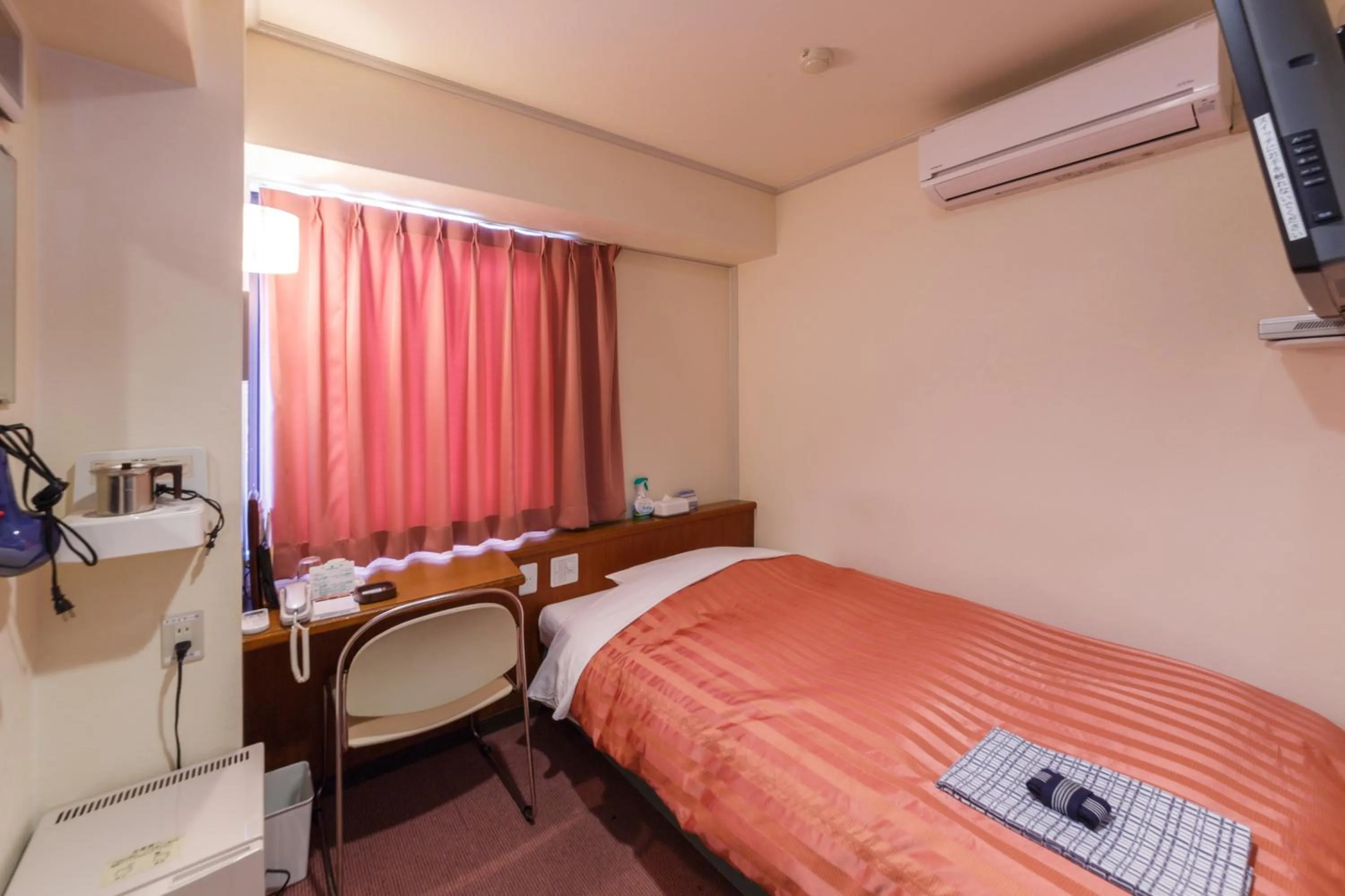 Photo of the whole room, Bed in Nagano Daiichi Hotel